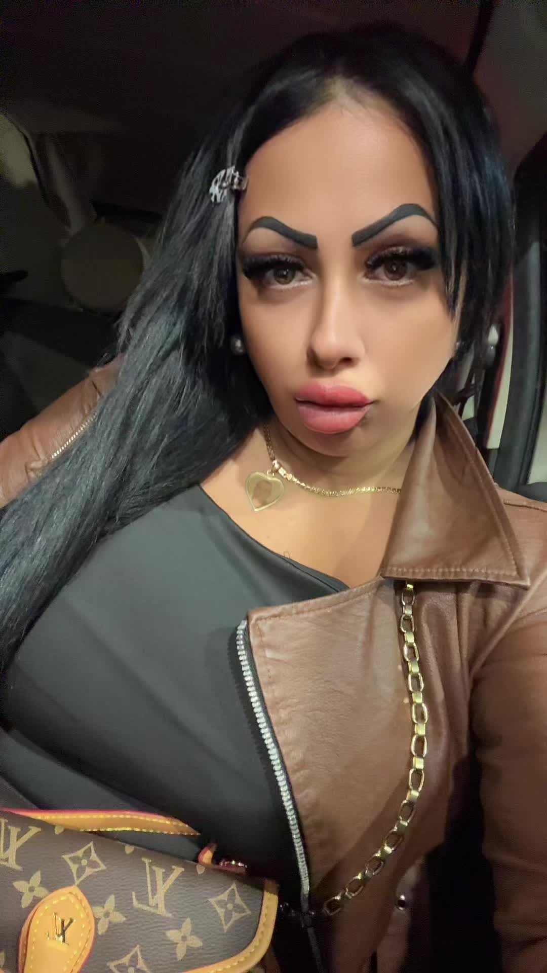 @𝓒𝓸𝓷𝓬𝔂 𝓜𝓲𝓬𝓱𝓲💘