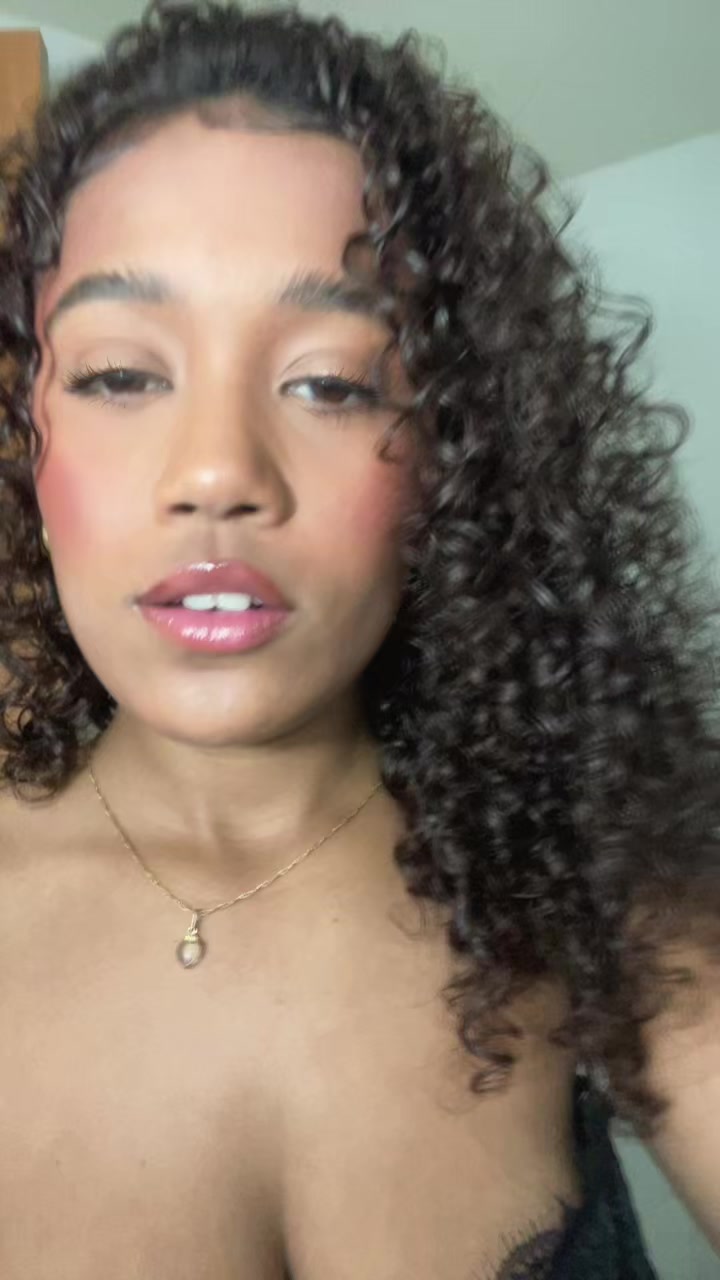 @iwishiwasanormalgirl