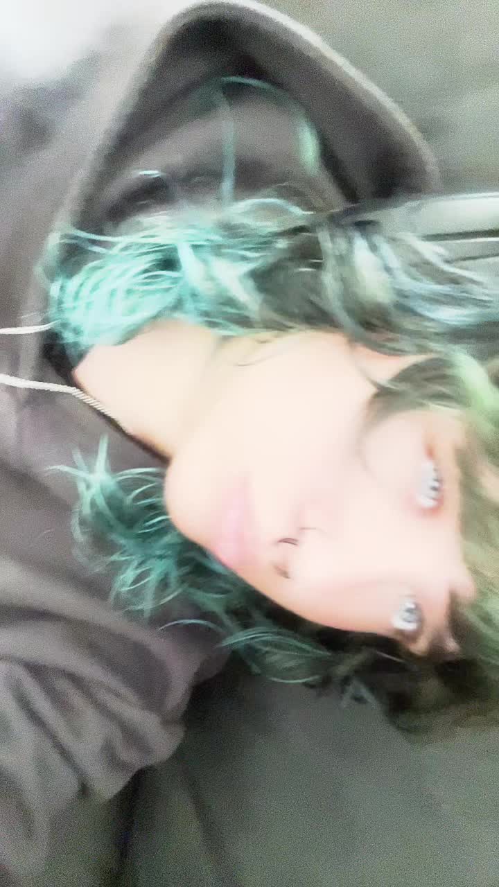 @Jem_b1tch