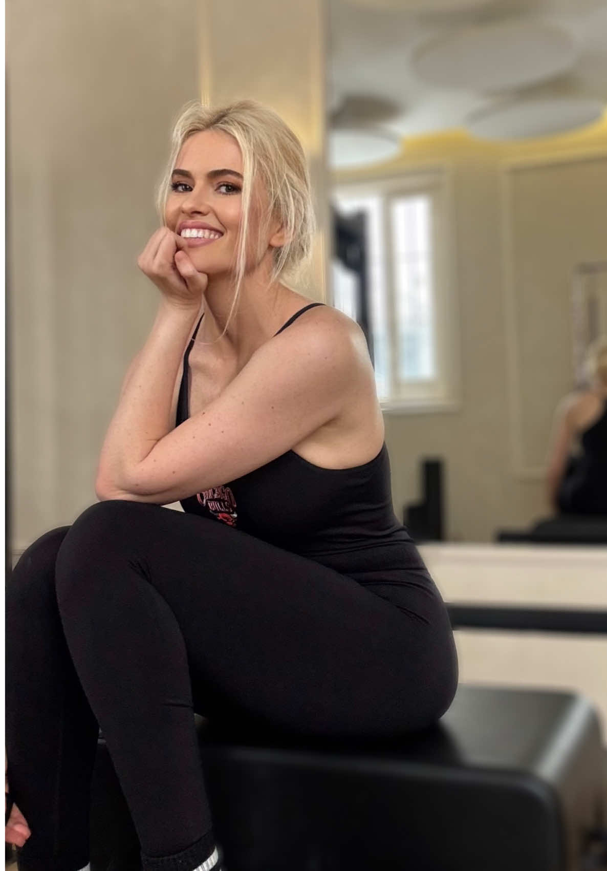 @AdrianaAbenia