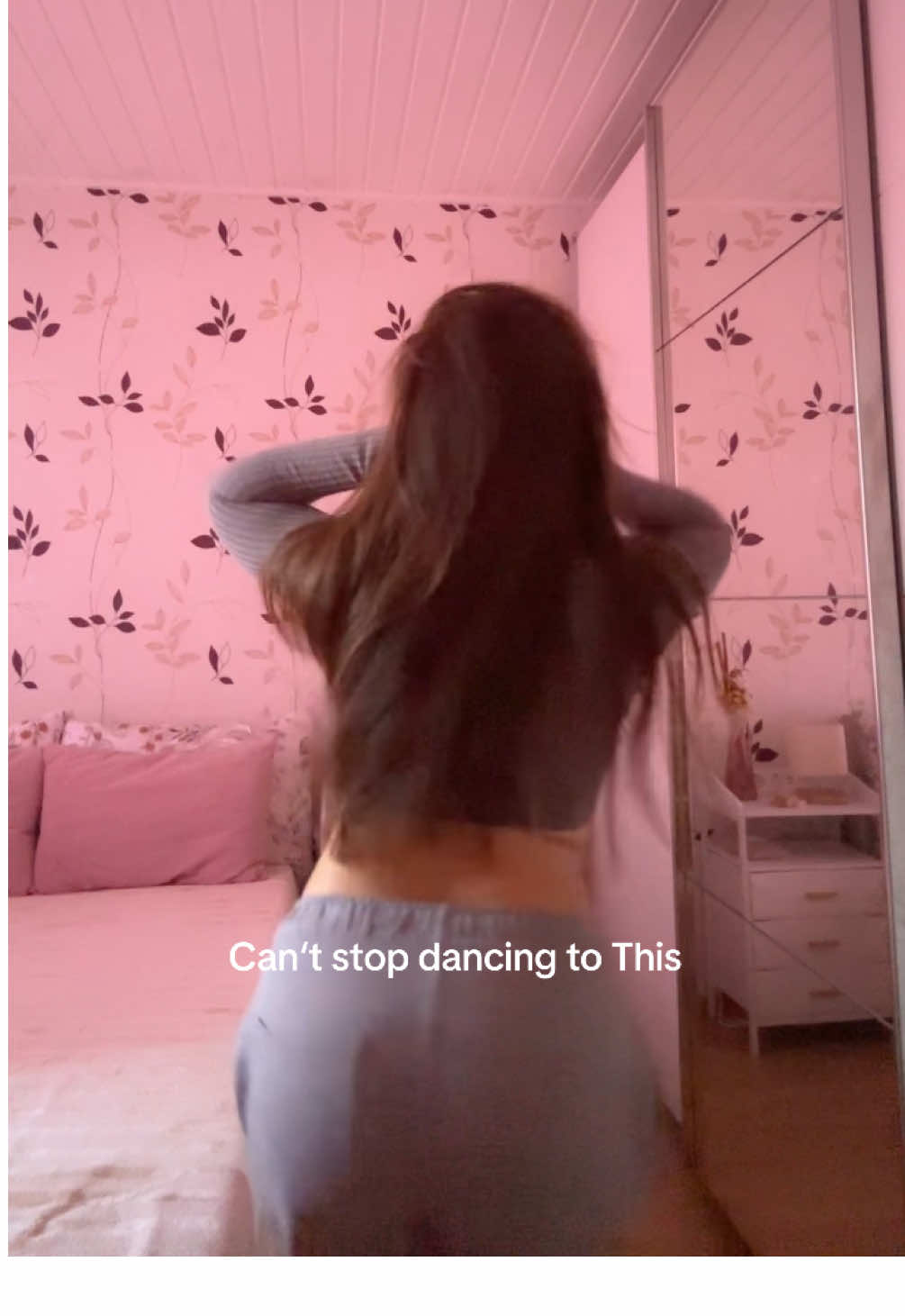 @𝐄𝐋𝐋𝐘