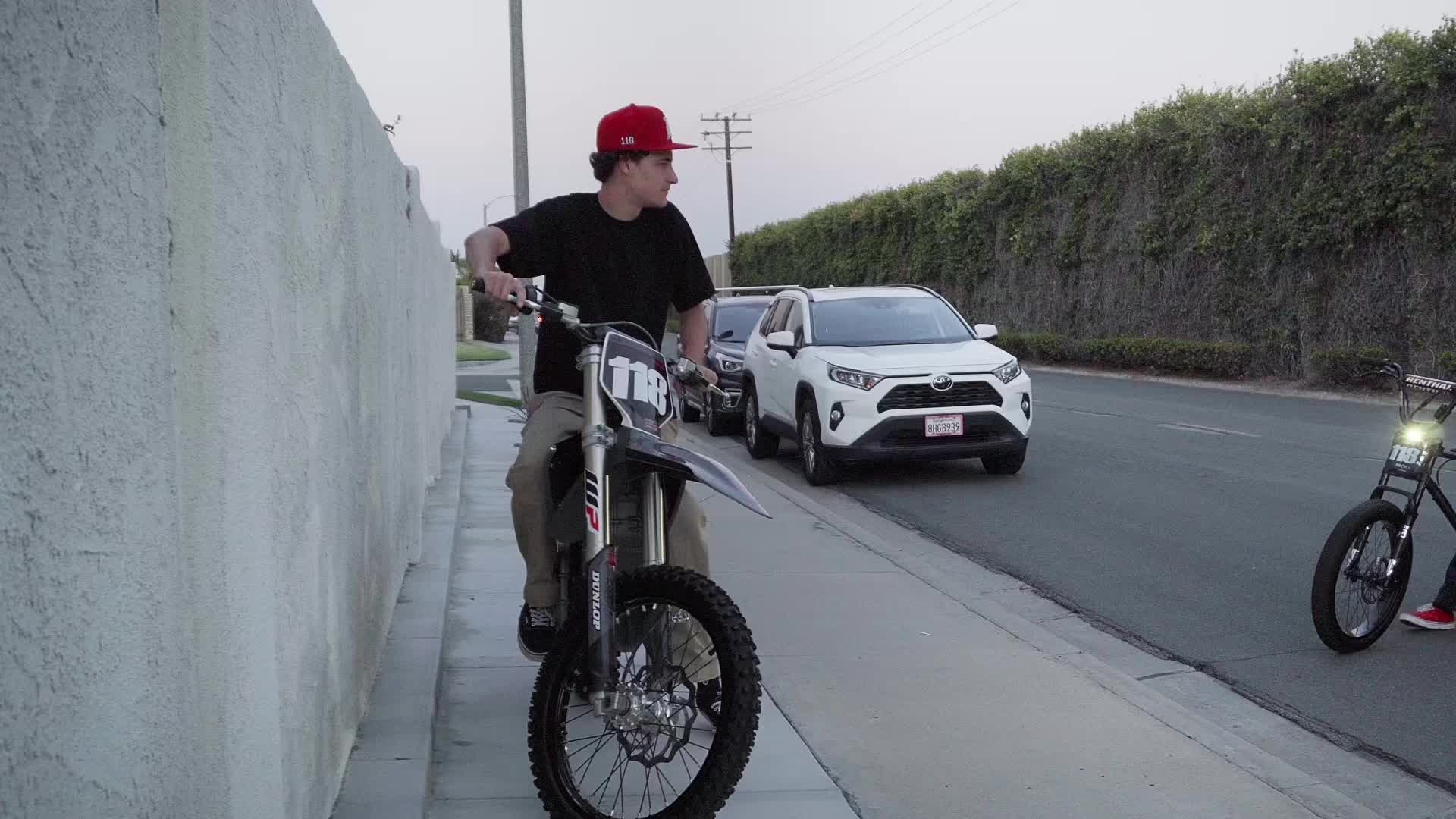 @andrewtwistthrottle