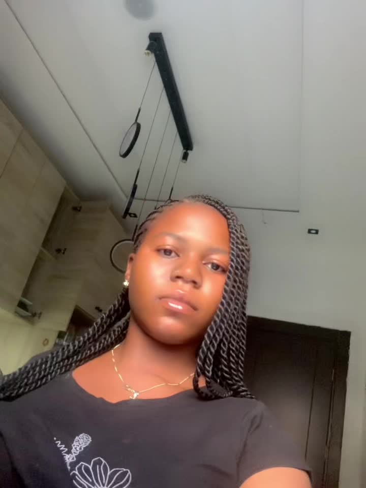 @EMMANUELLA🧚🧚🏼♂️