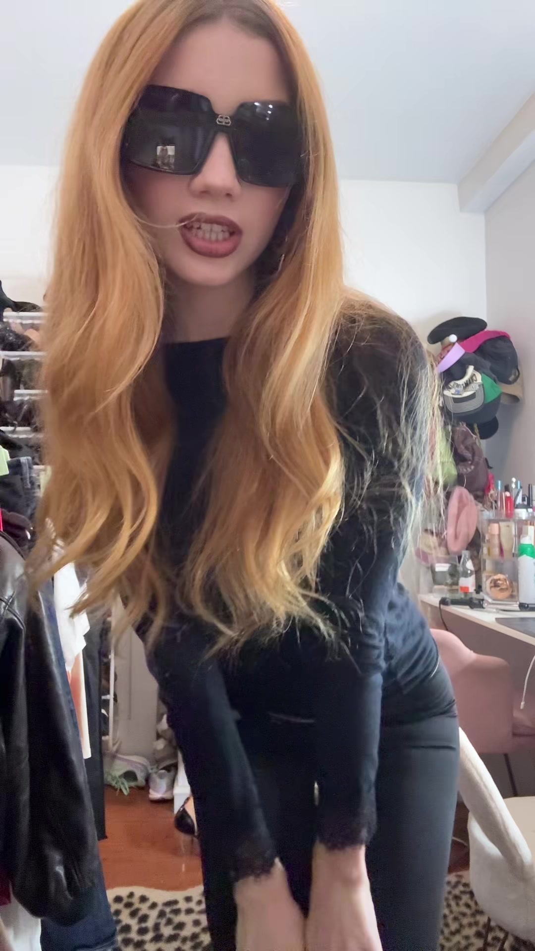 @🐰