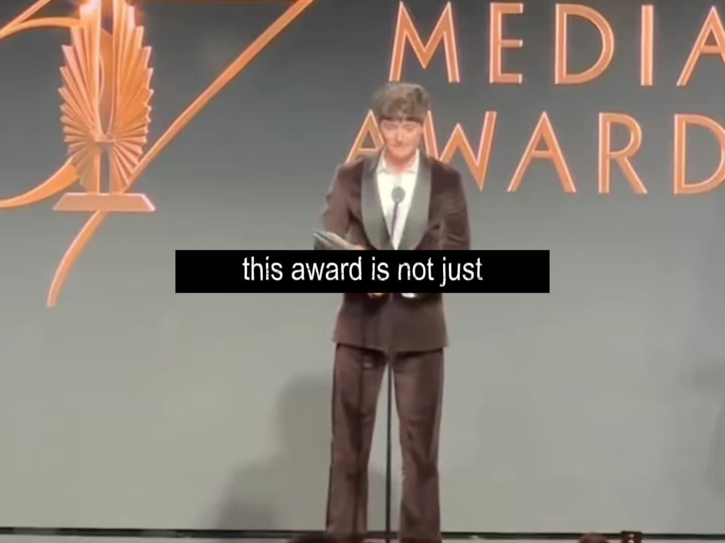 @&acute;