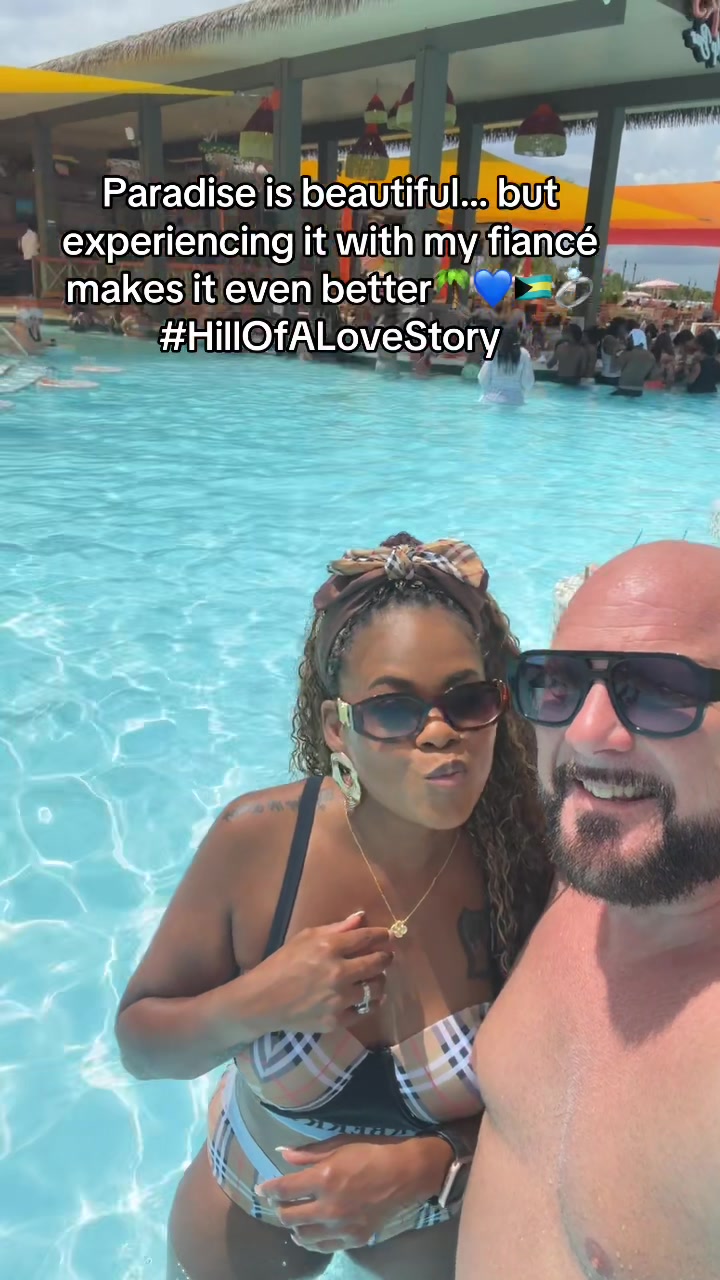@MrandMrsHill