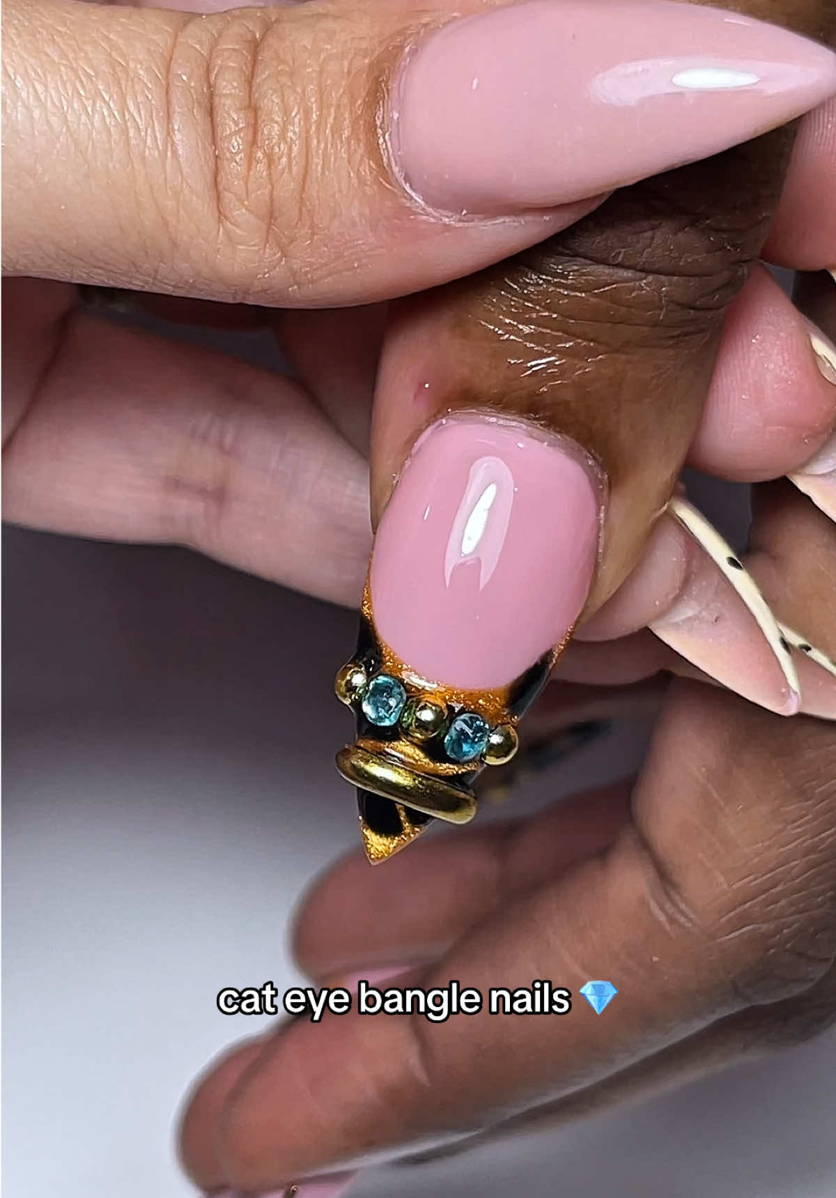 @clawsbytasmia ✨