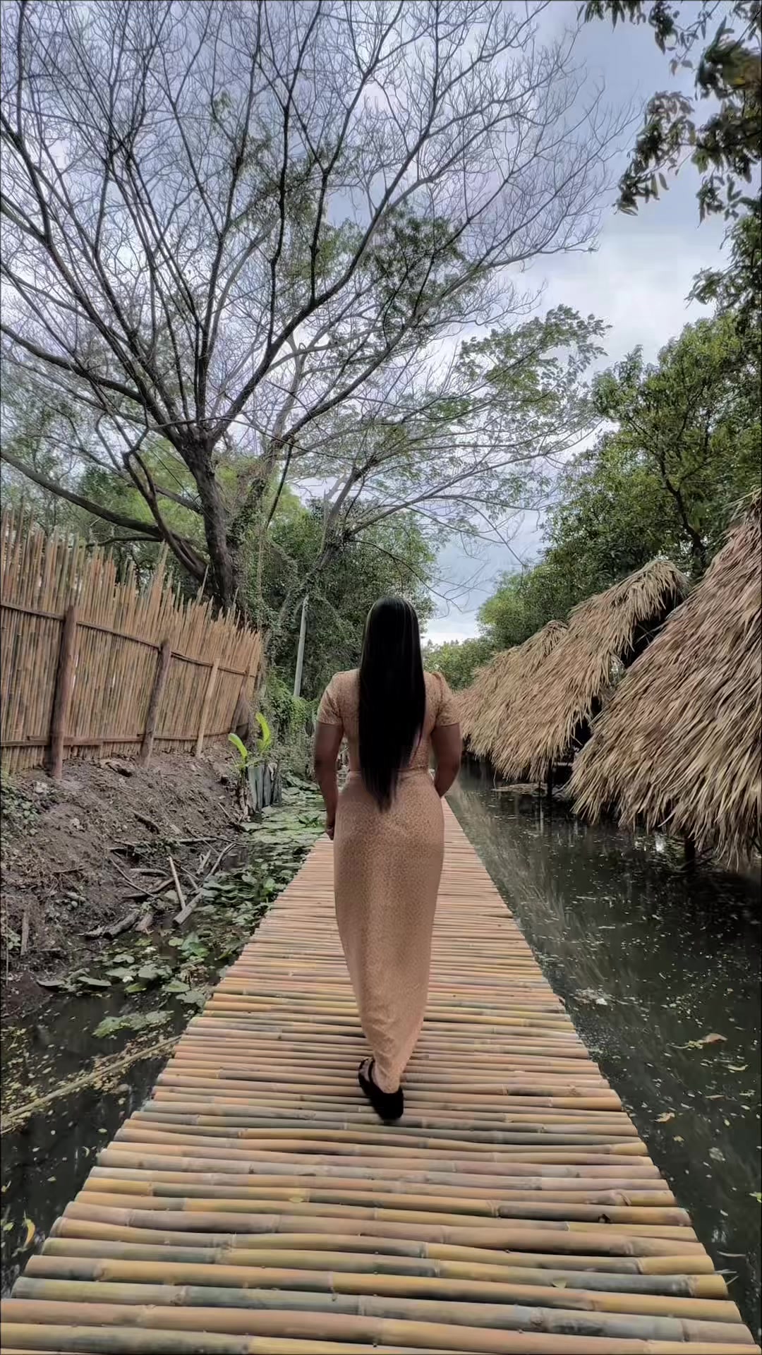 @Shwe Yie ♒️(ခေတ်ဆန်းယဉ် 👗🧵)