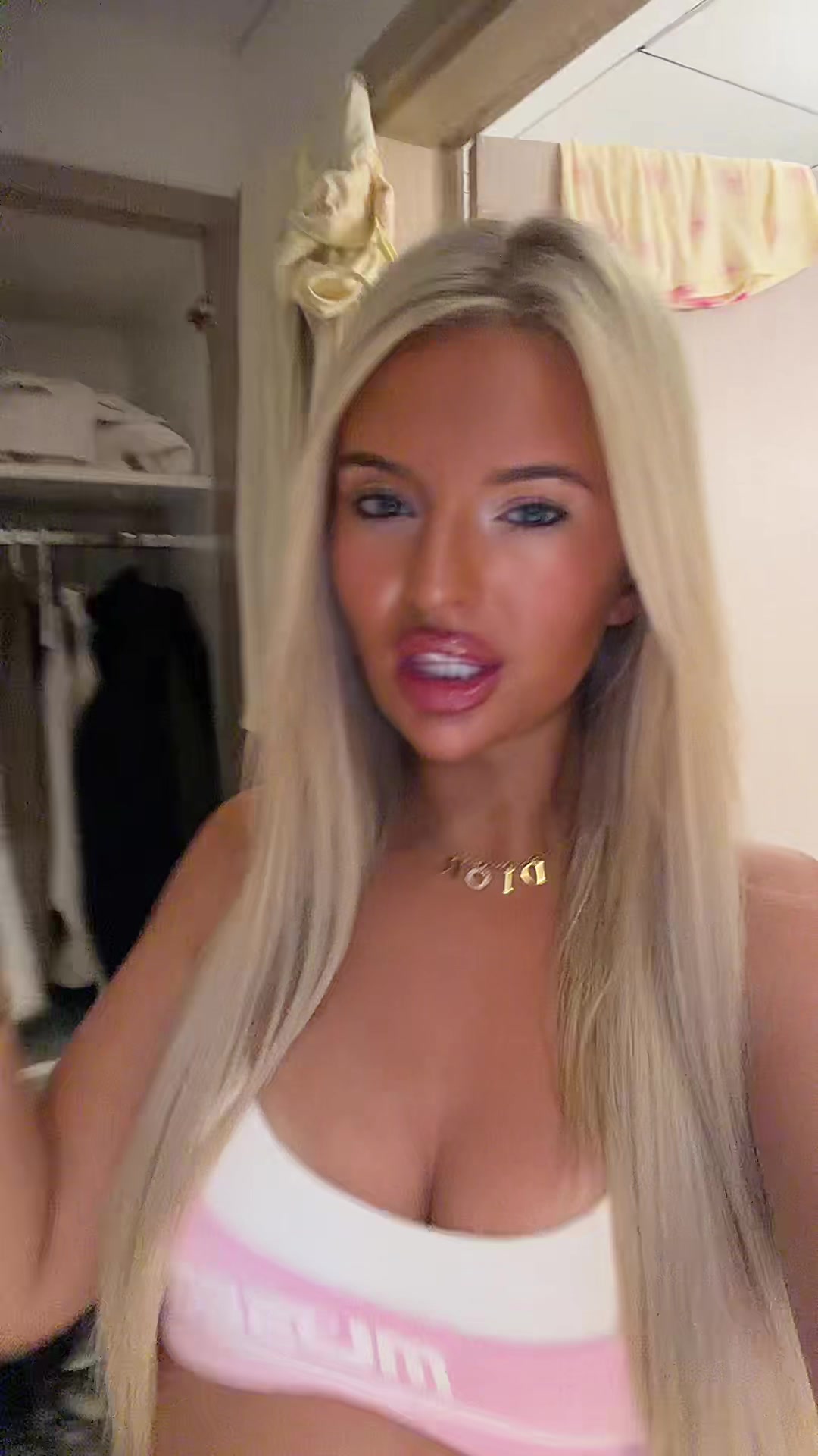 @laurennmuir