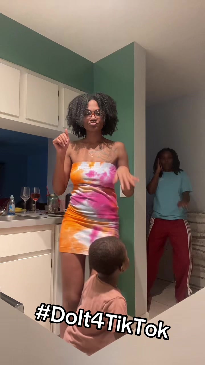 @D3Mommy♒️