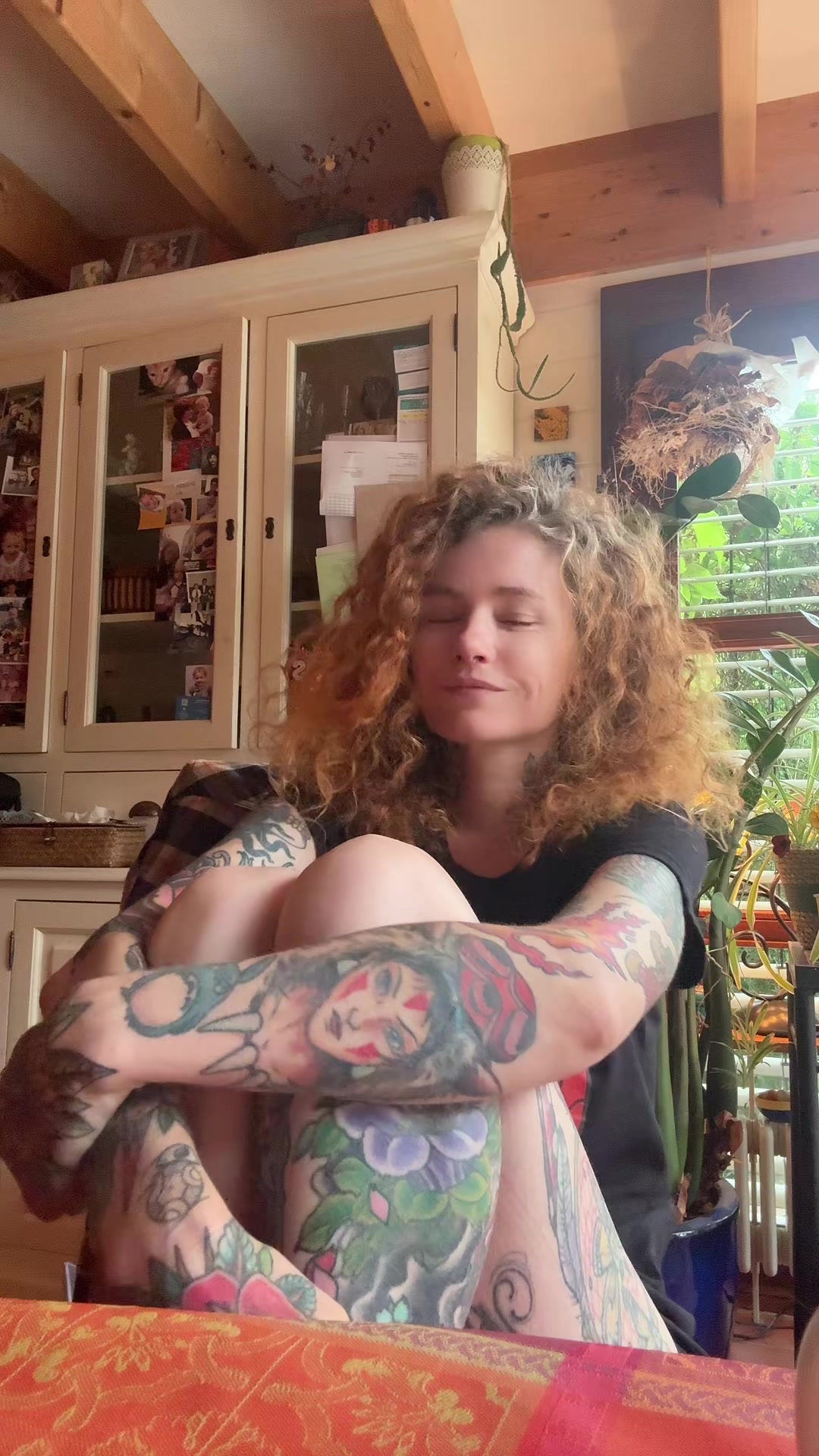 @Curlyhairwithtattoos