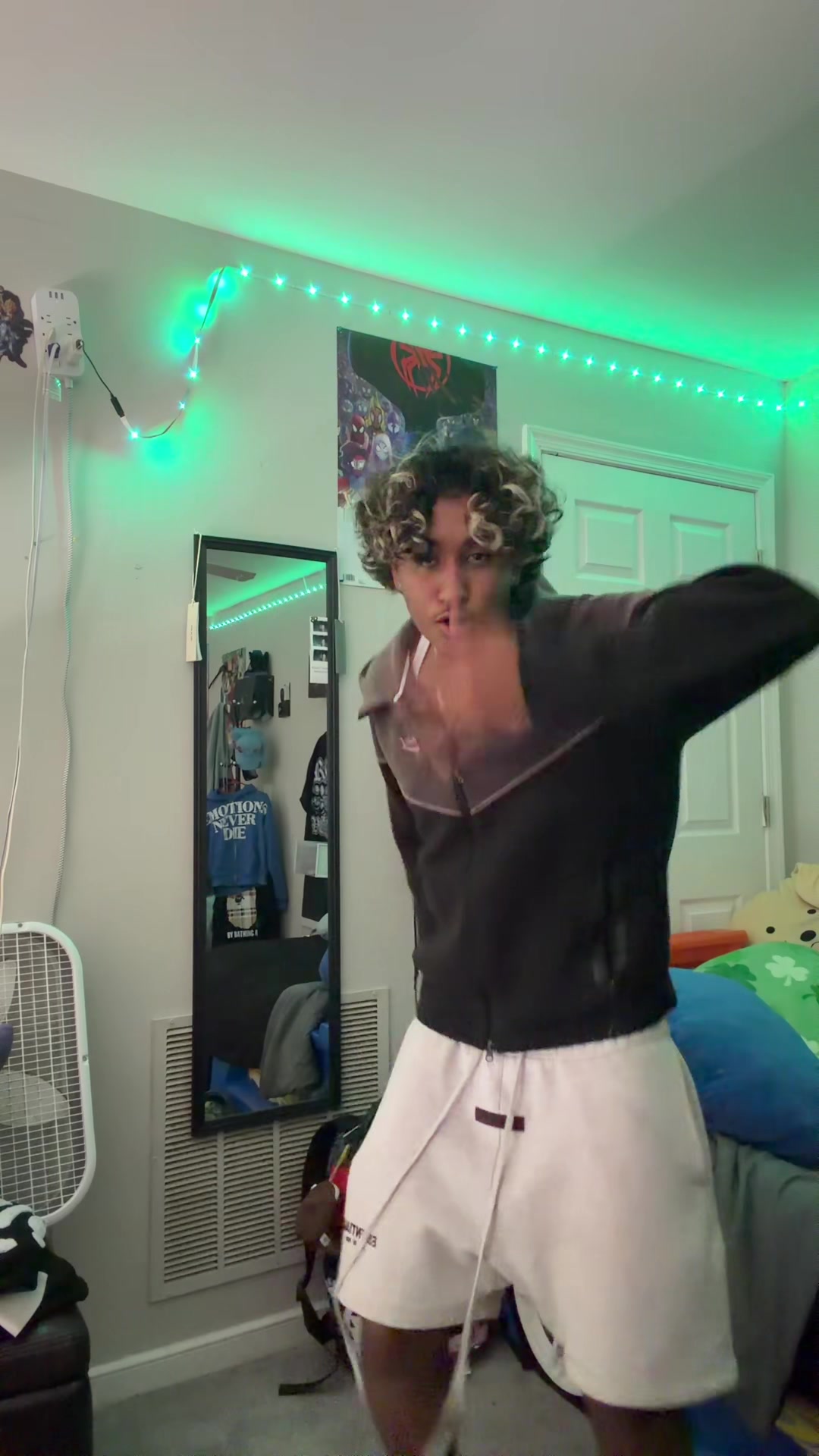 @𝓜𝓸𝓻𝓮𝓷𝓲𝓽𝓸🙉🥷🏽