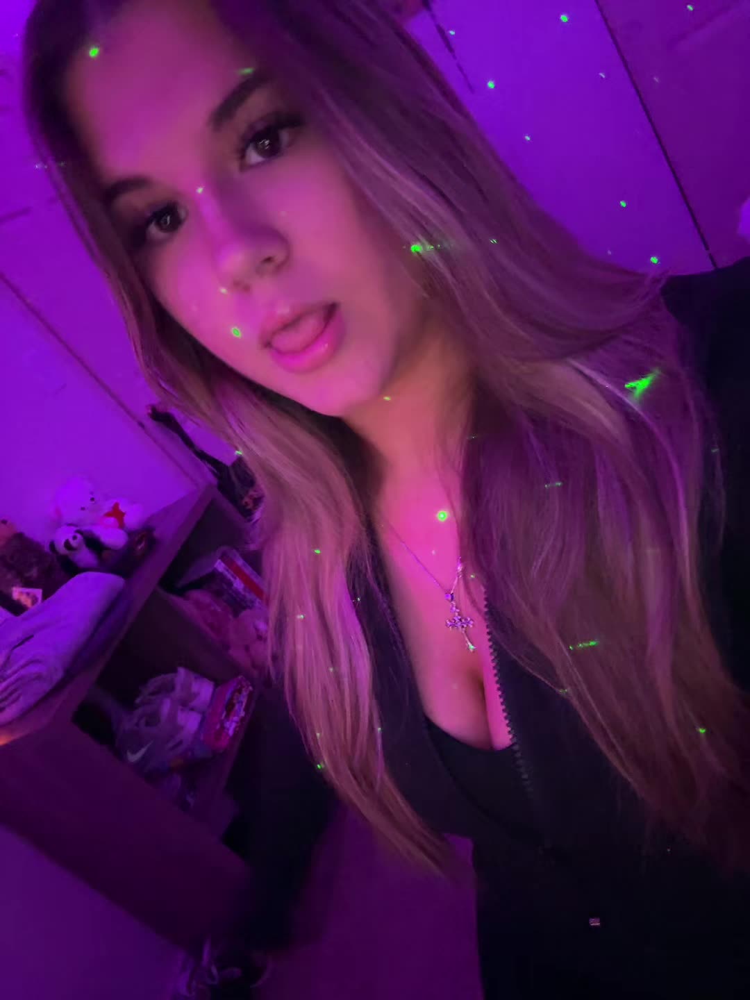 @luviebug14