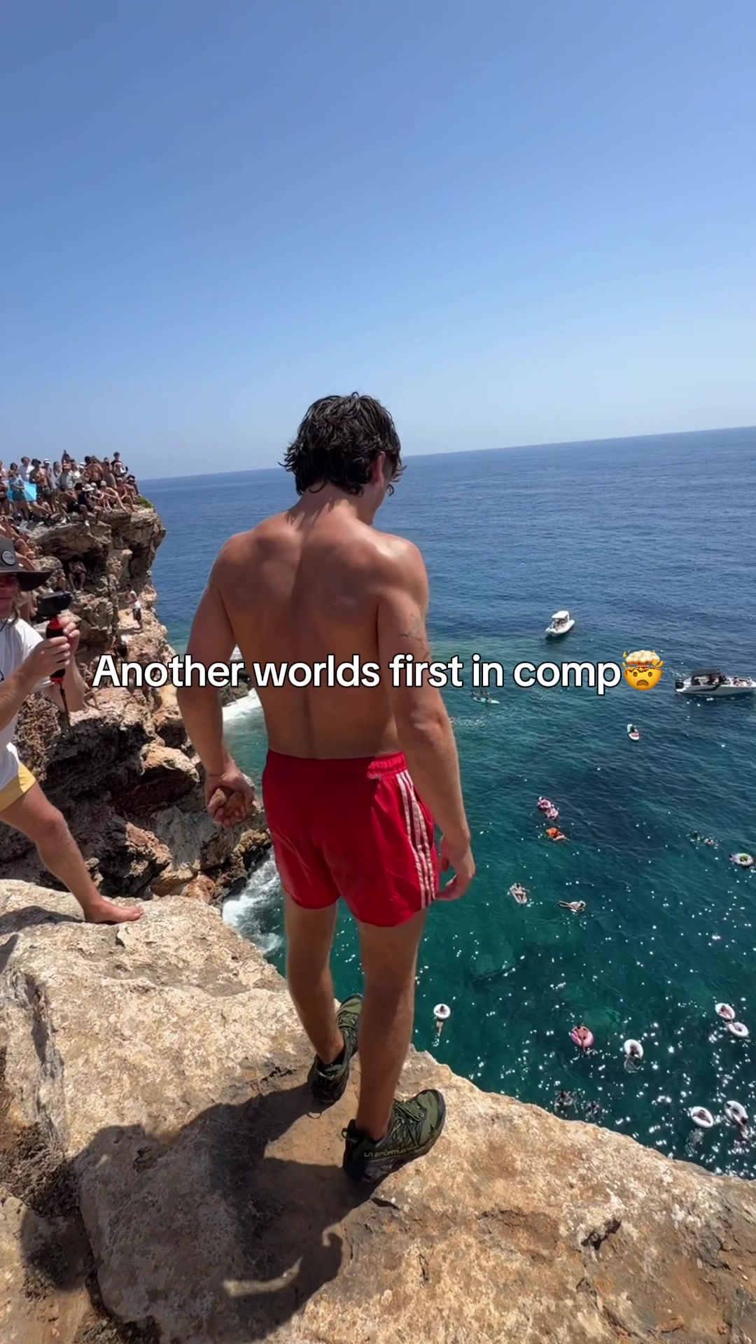 @RED SHORTS GUY