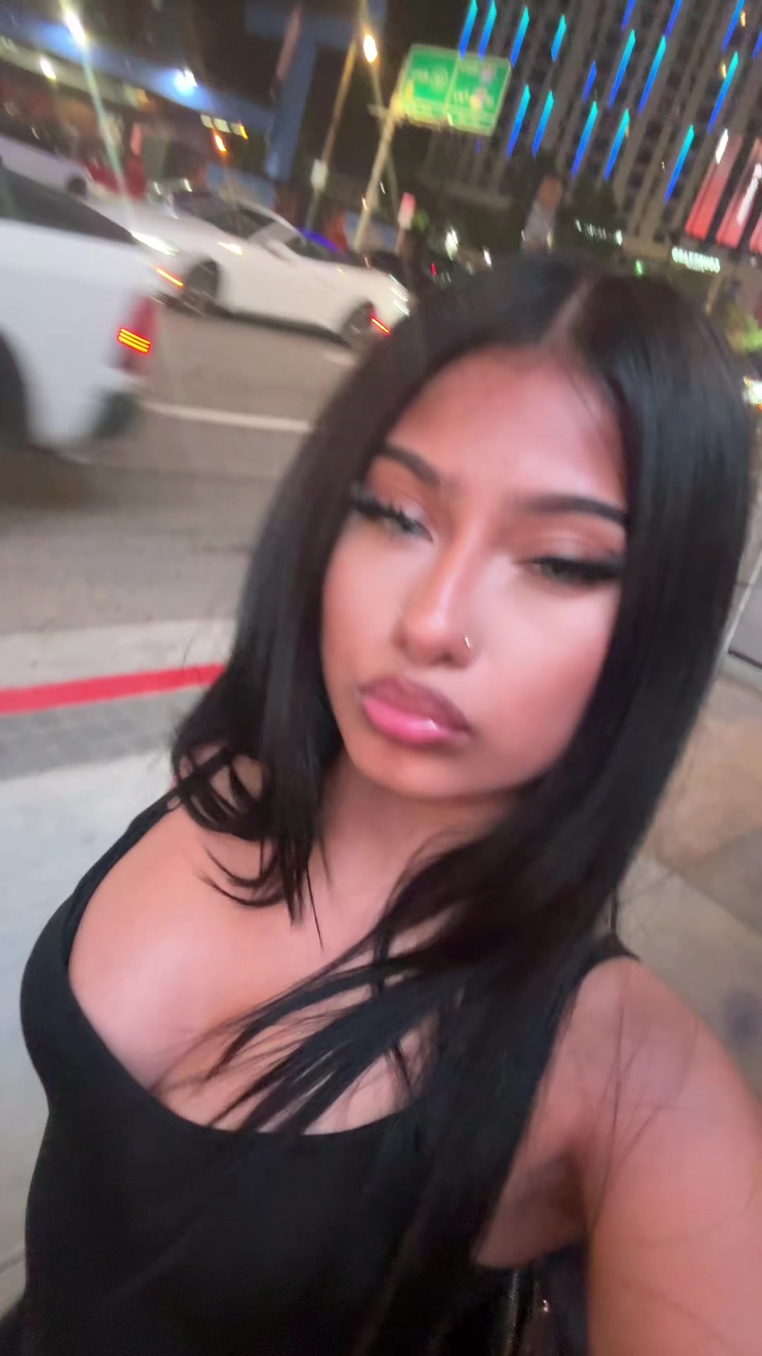 @⃟