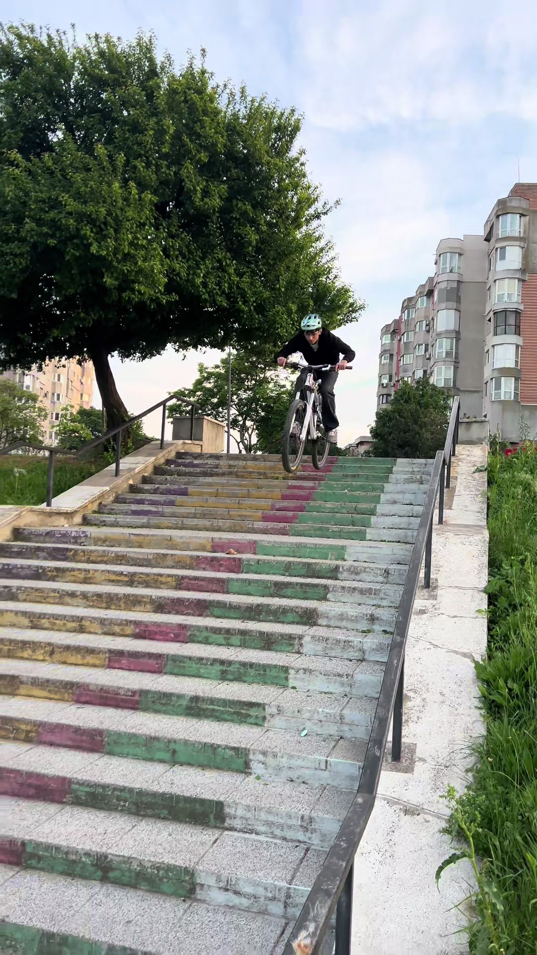 @Spacer Limbuță