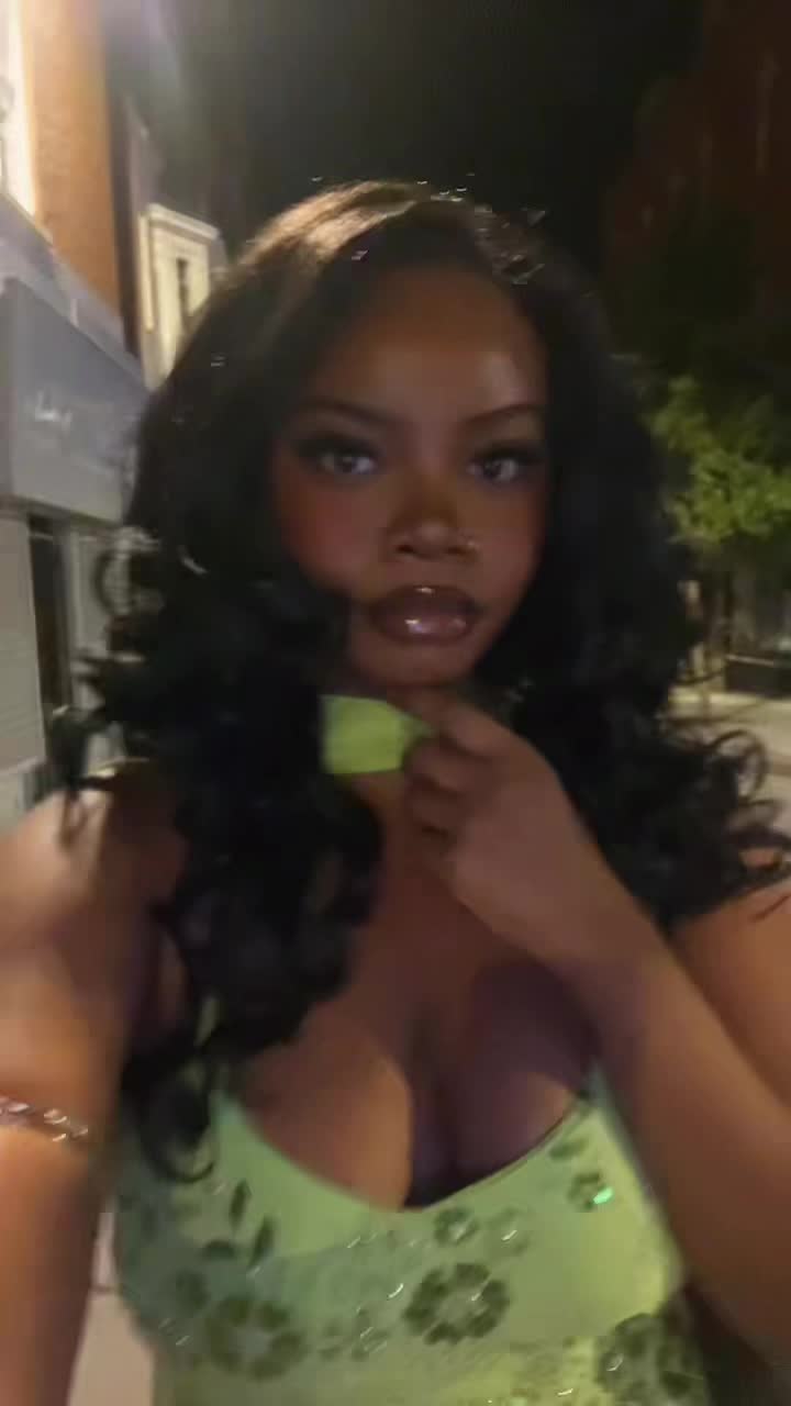 @🧝🏿♀️