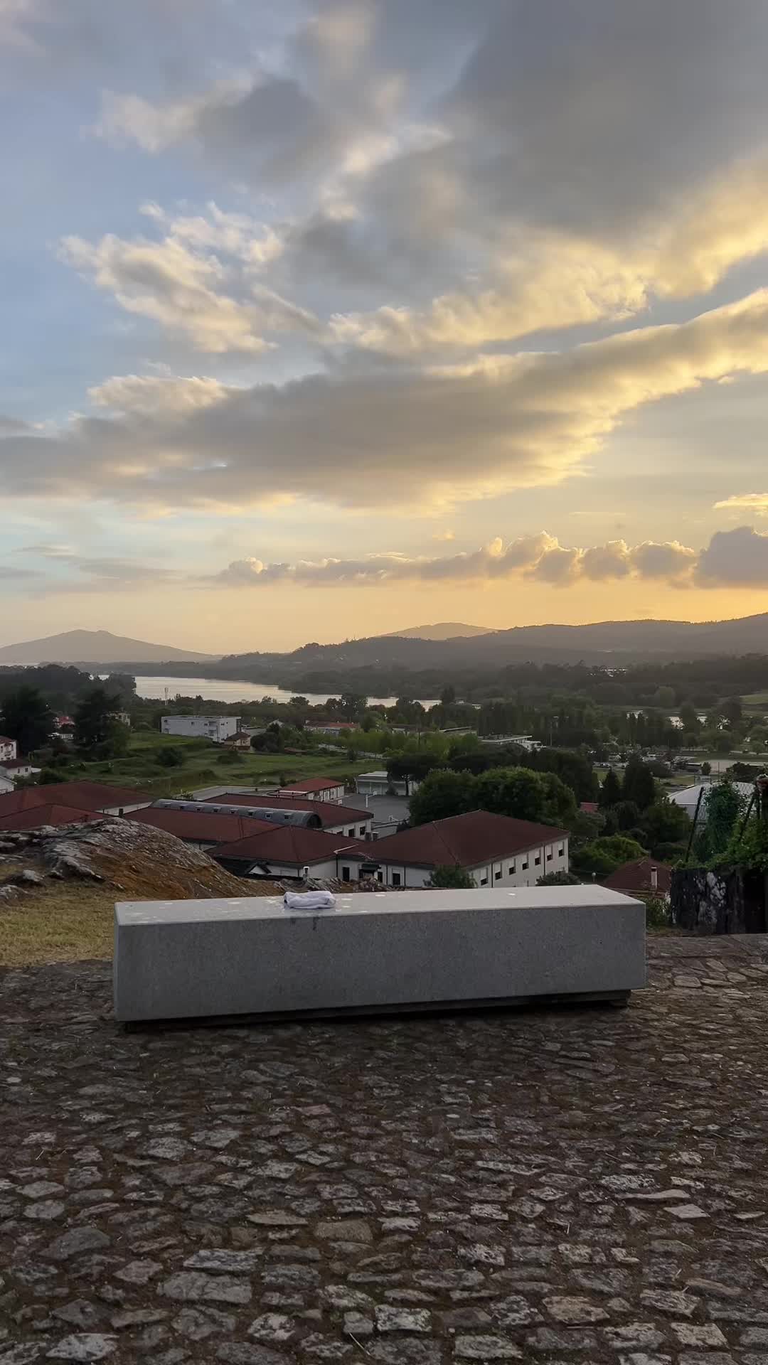 @magalh&atilde;es