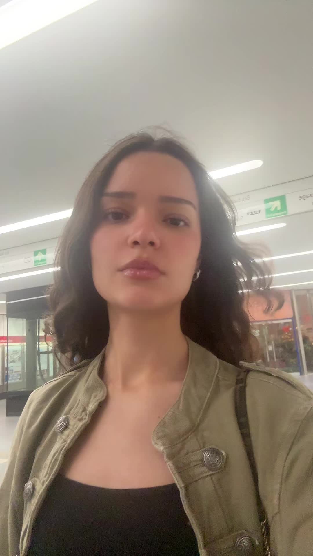 @modelazrajones