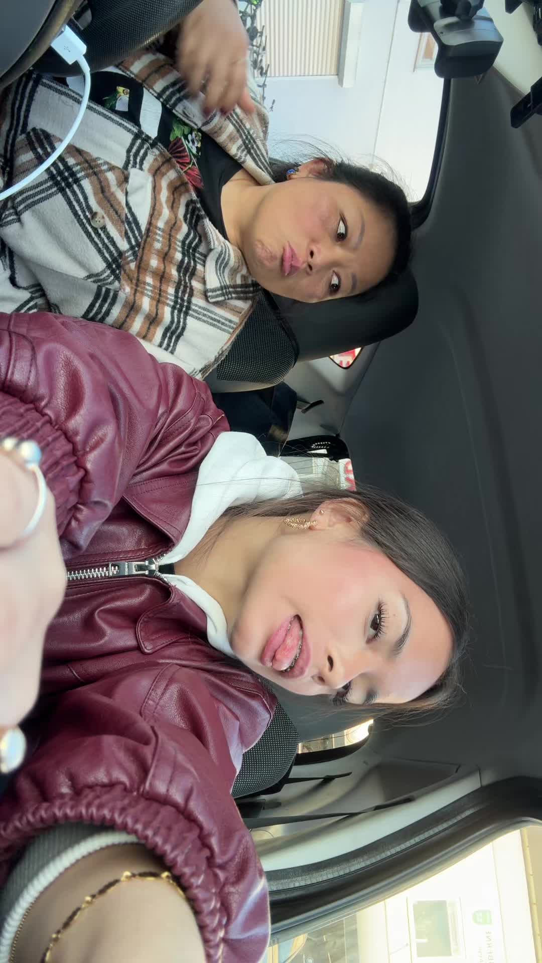 @Akita