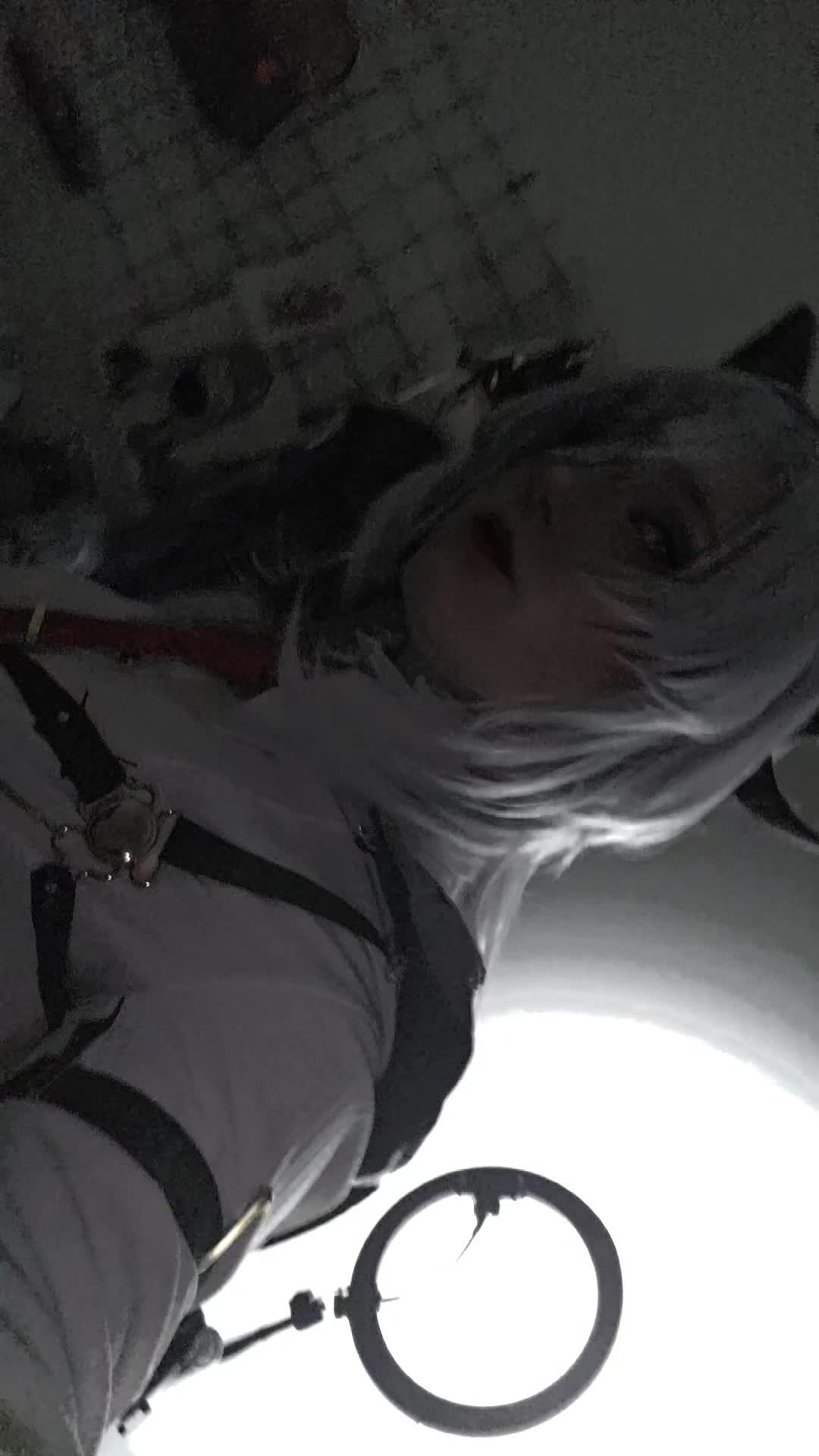 @~{Cc}~