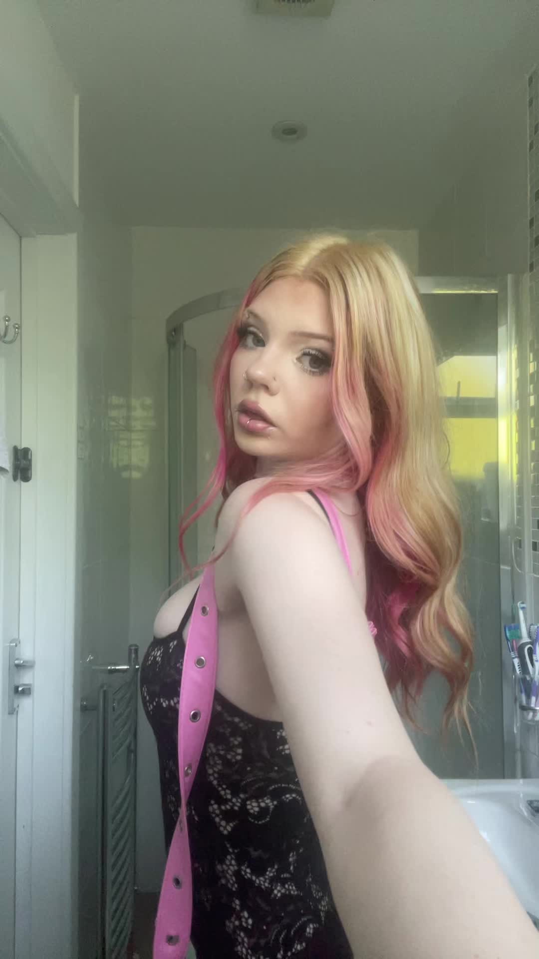 @_ellamary_