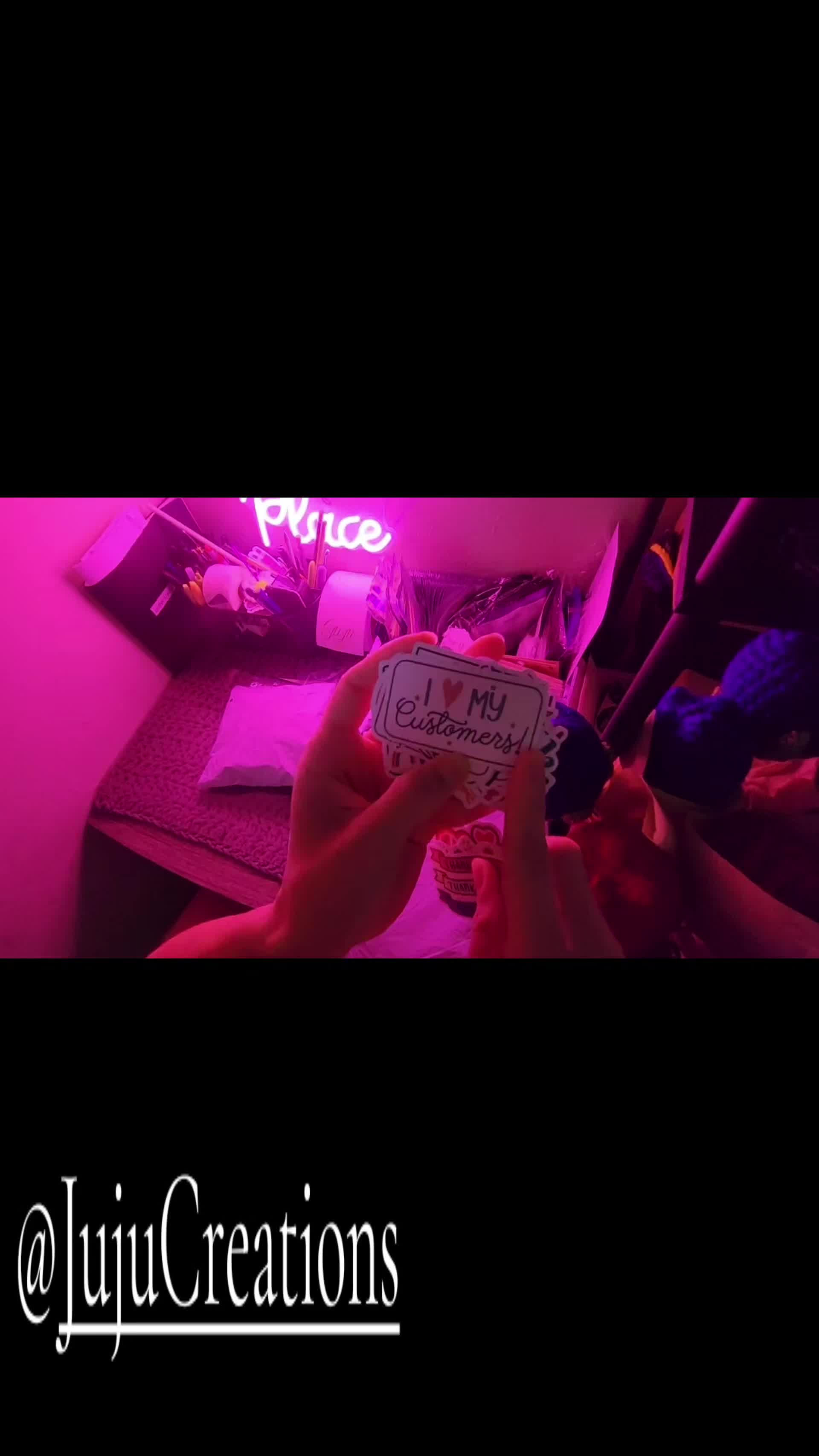 @JujuCreations