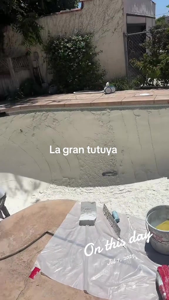 @Olma’s Pool Plastering