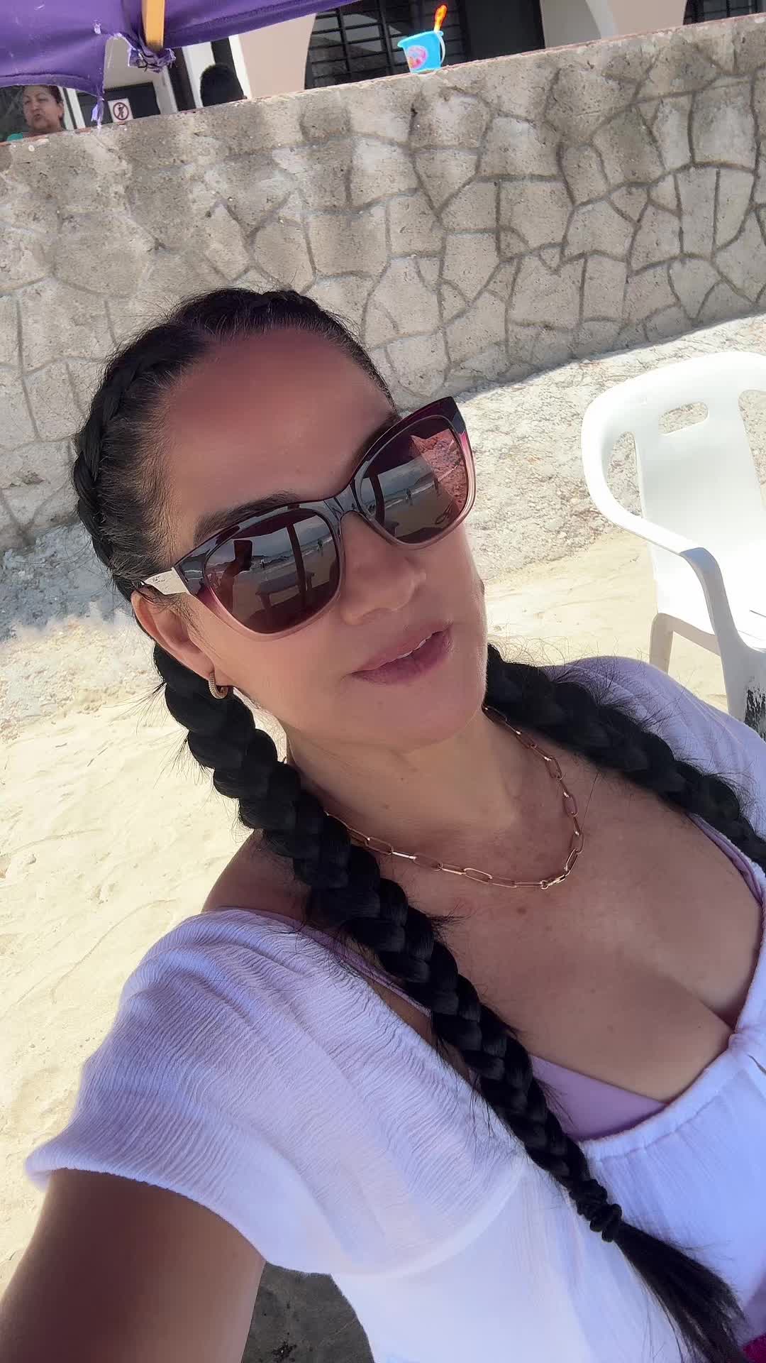 @Ana Lara
