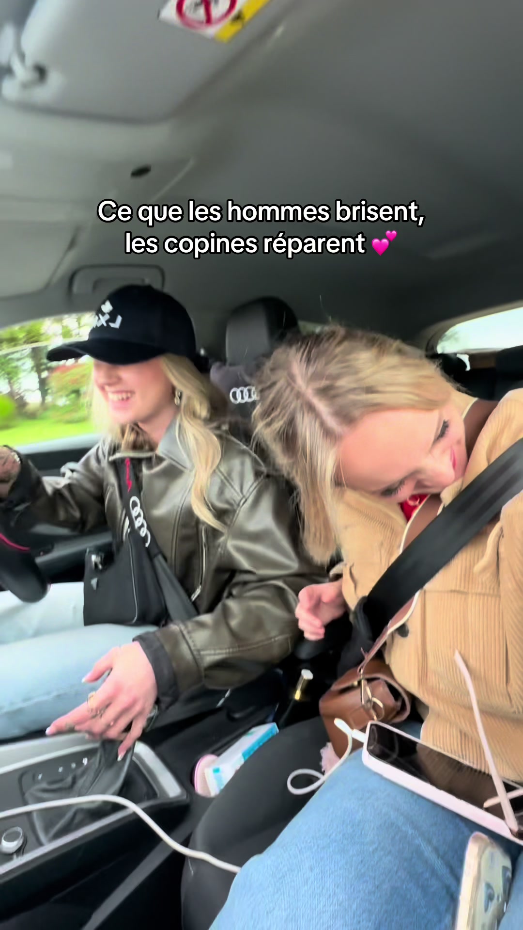 @Mllex Chlo&eacute;