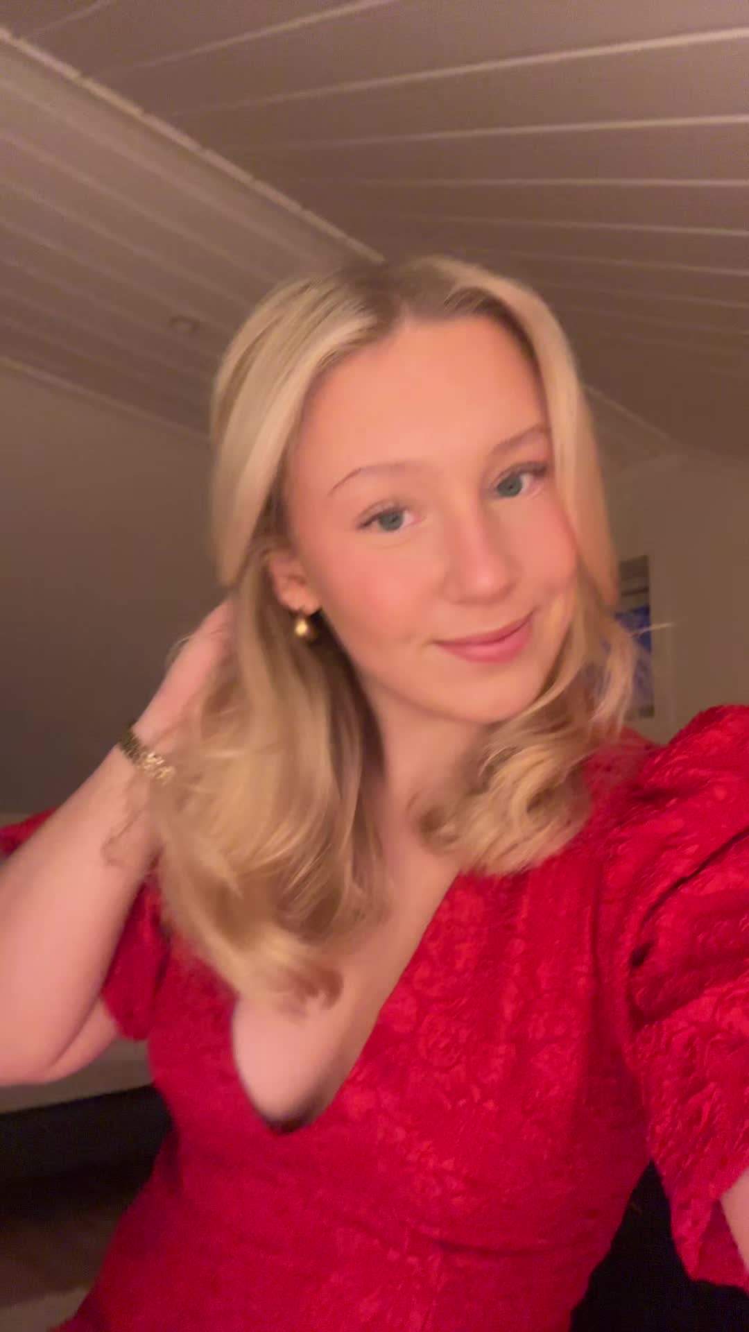 @JULIE ØSTERUD