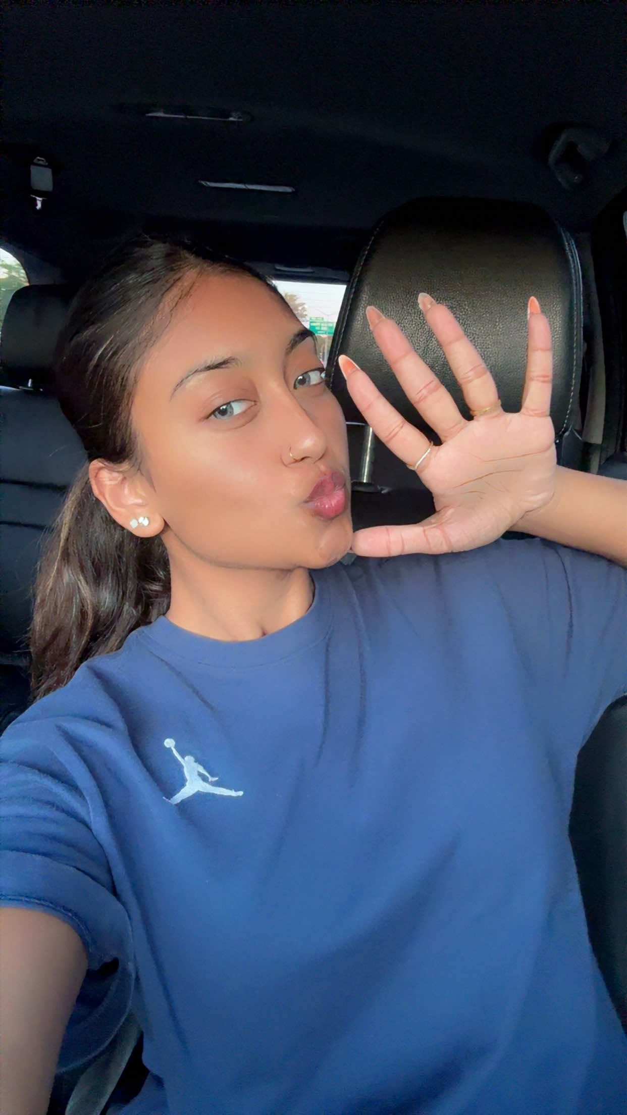 @TaniShush🤫