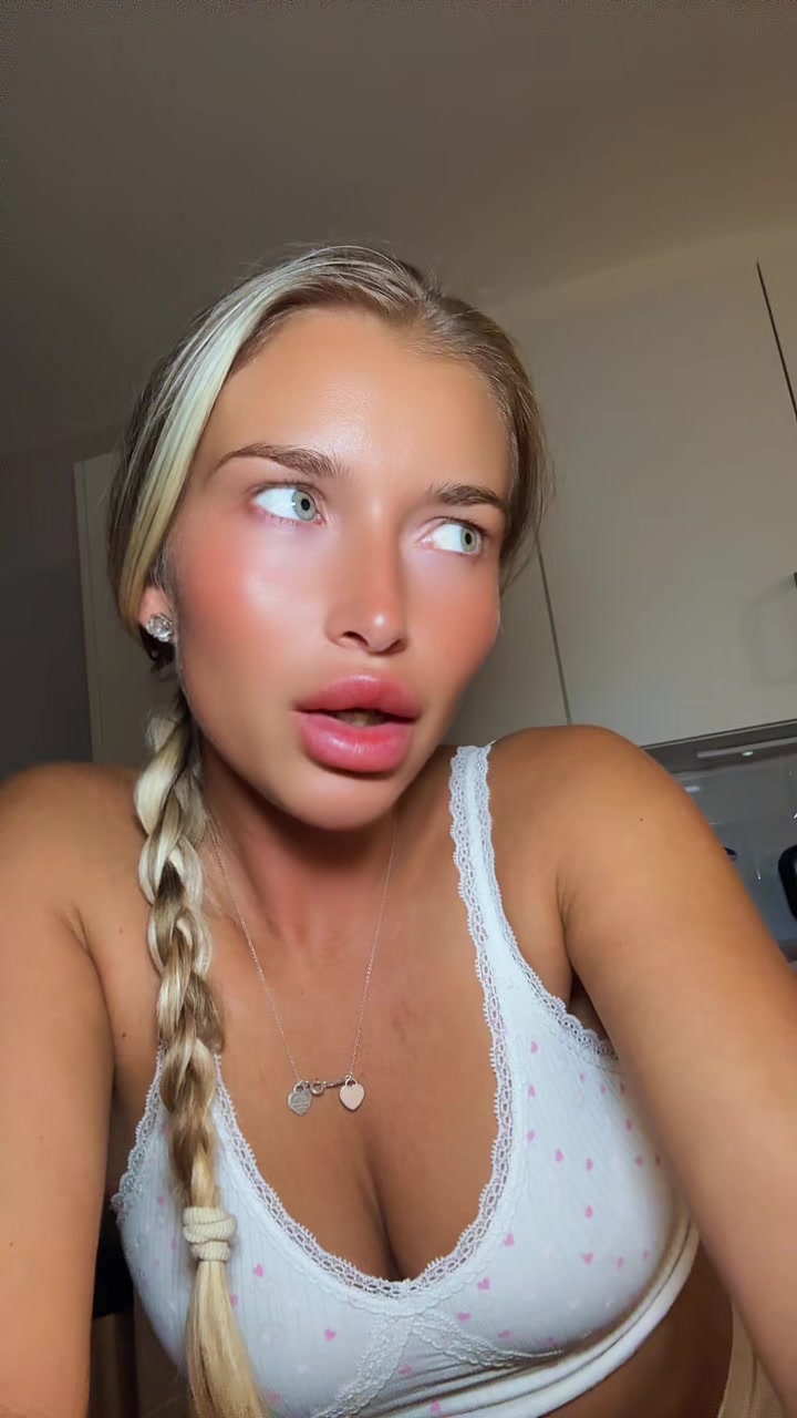 @Heidi🍒 🩷🍭