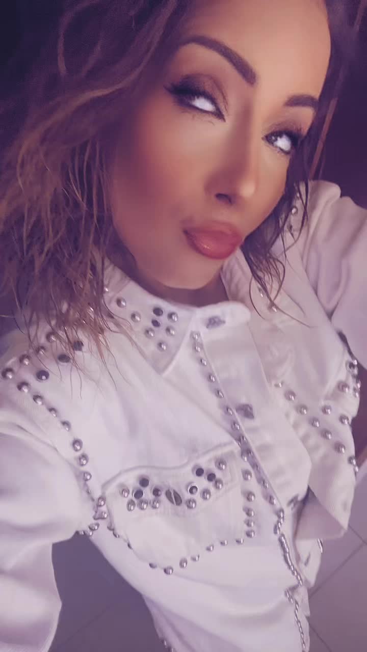 @.ALEXANDRA.G_