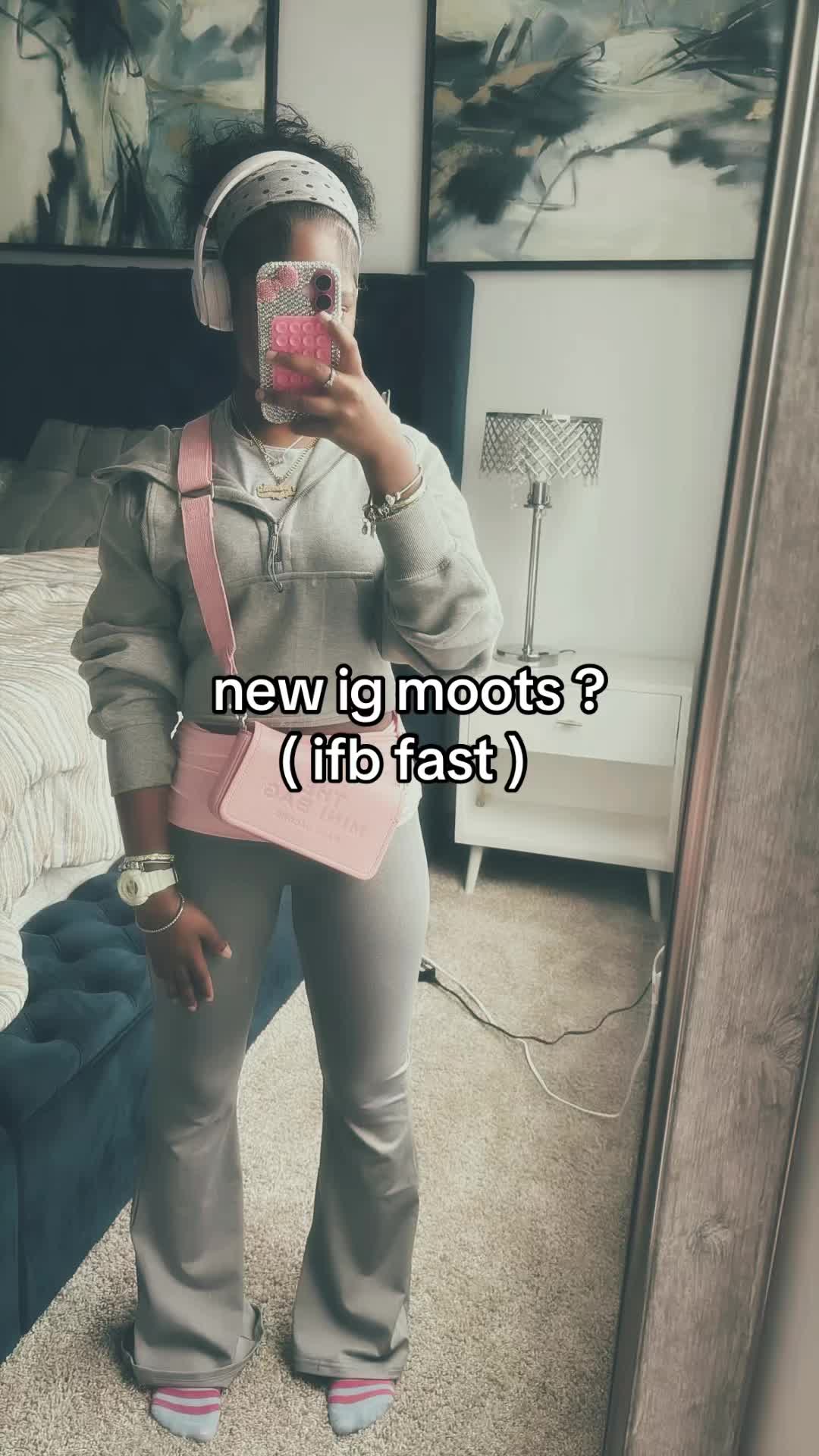 @ᥫ᭡.