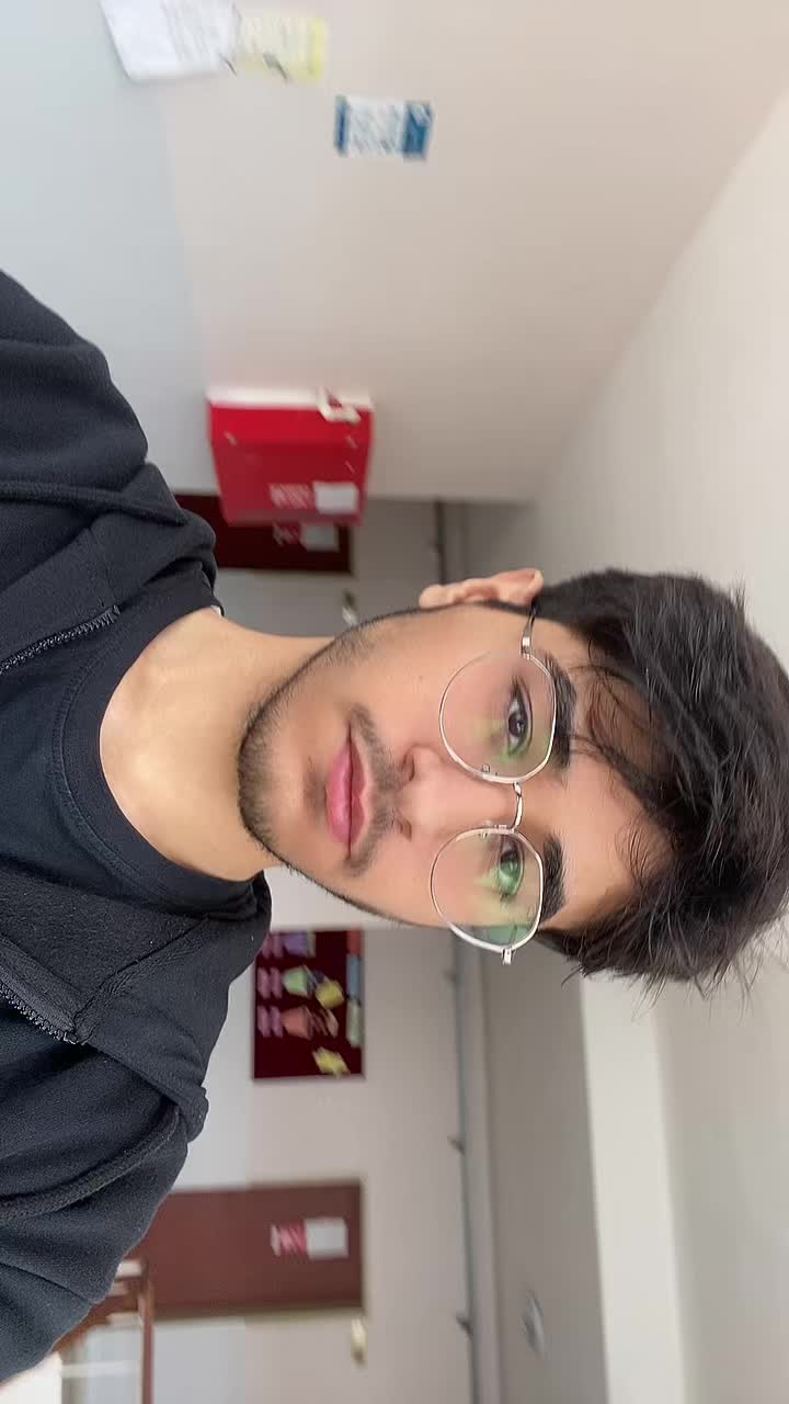 @Hyali