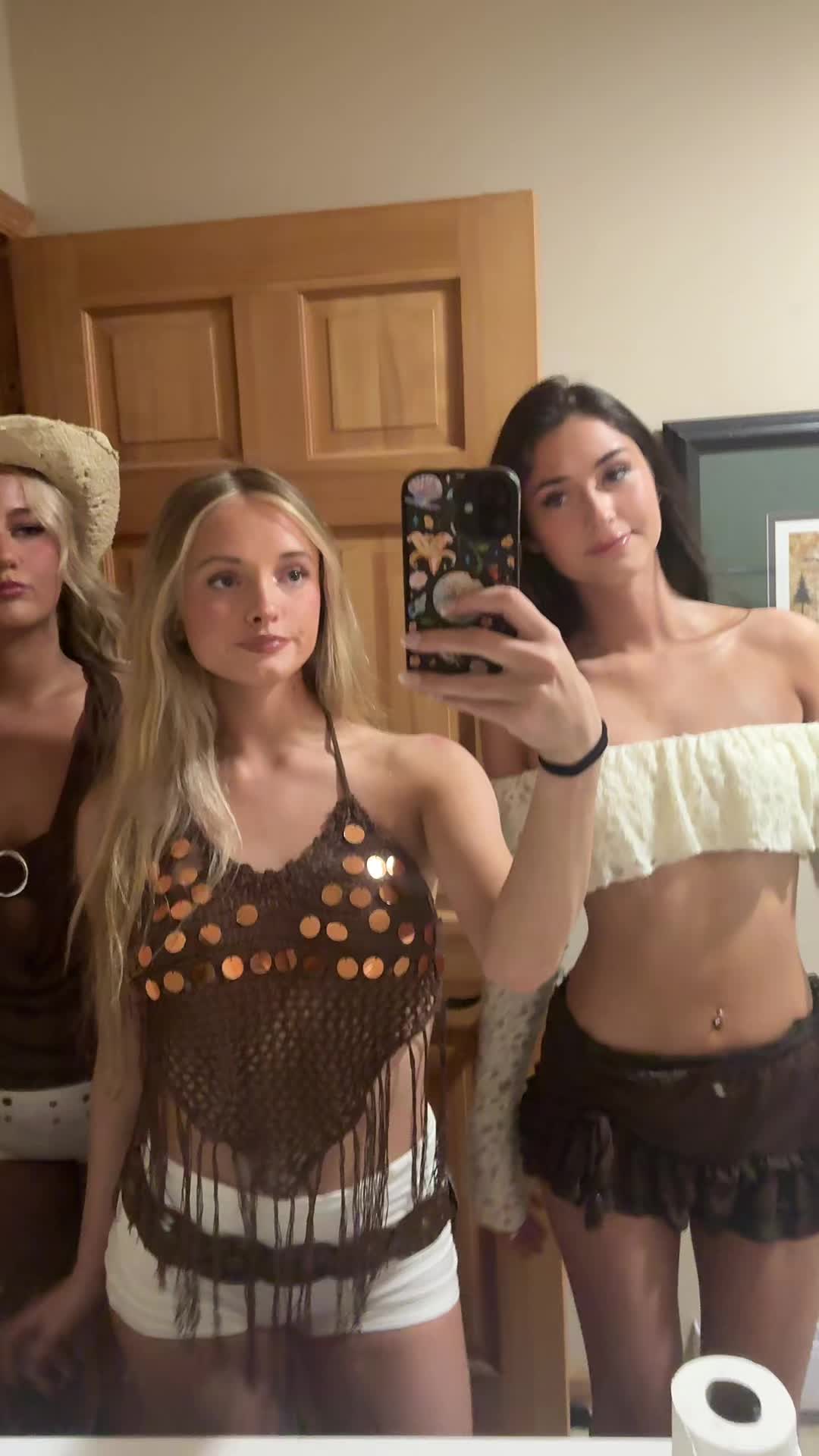 @bellahuttner