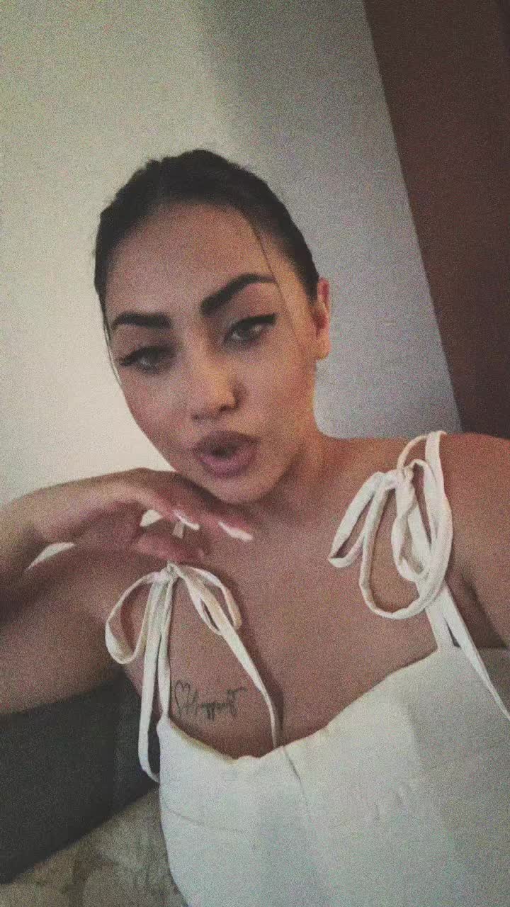 @Vanessa Lia