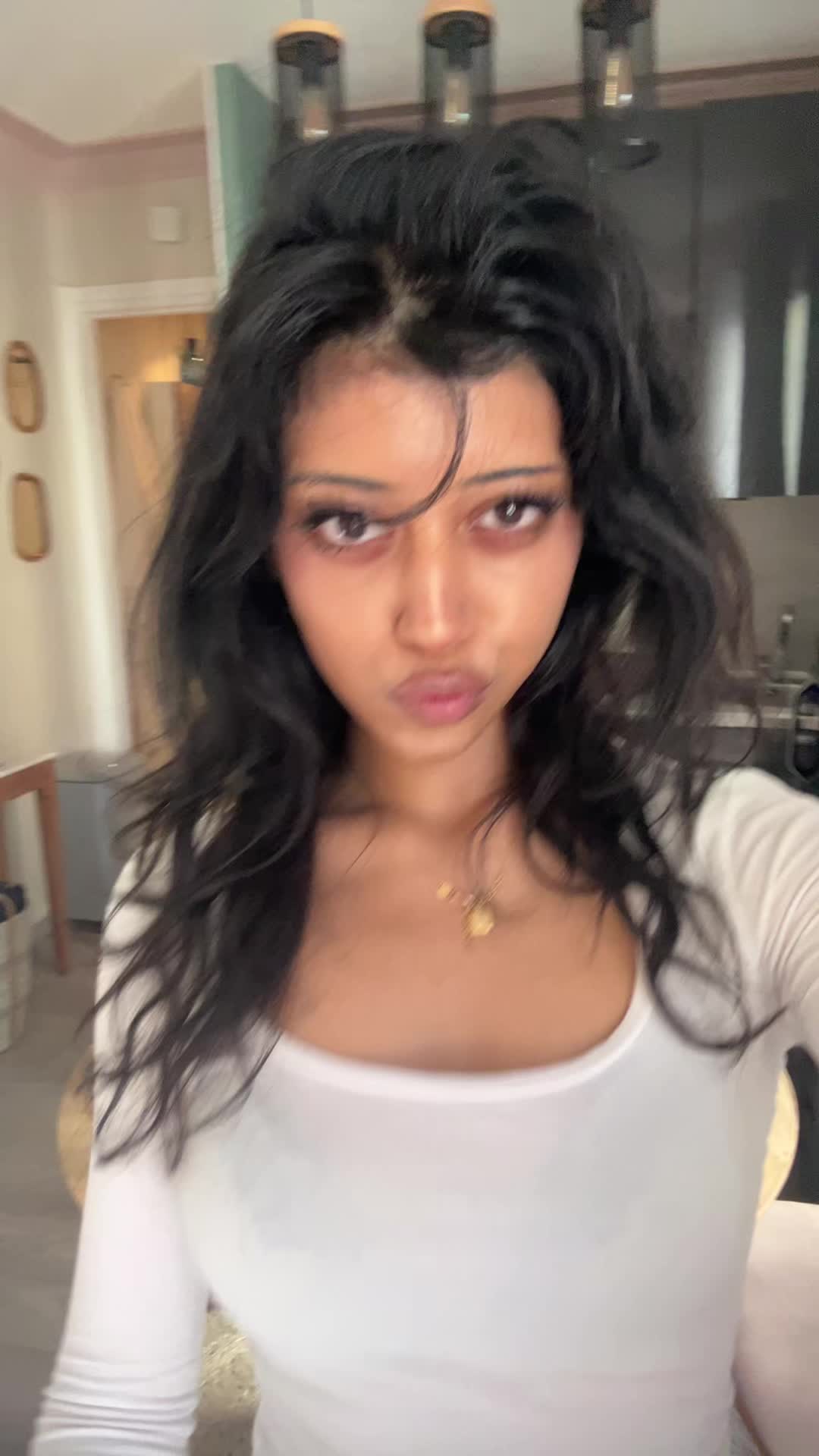 @￼