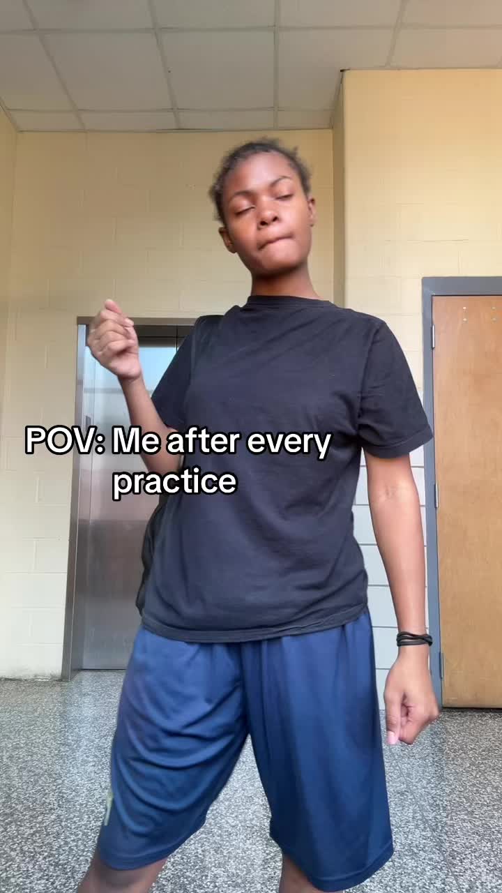@𝒽𝓊𝓃𝒹𝓇ℯ𝒹𝓀ℛℯ𝒶𝓁ꨄ