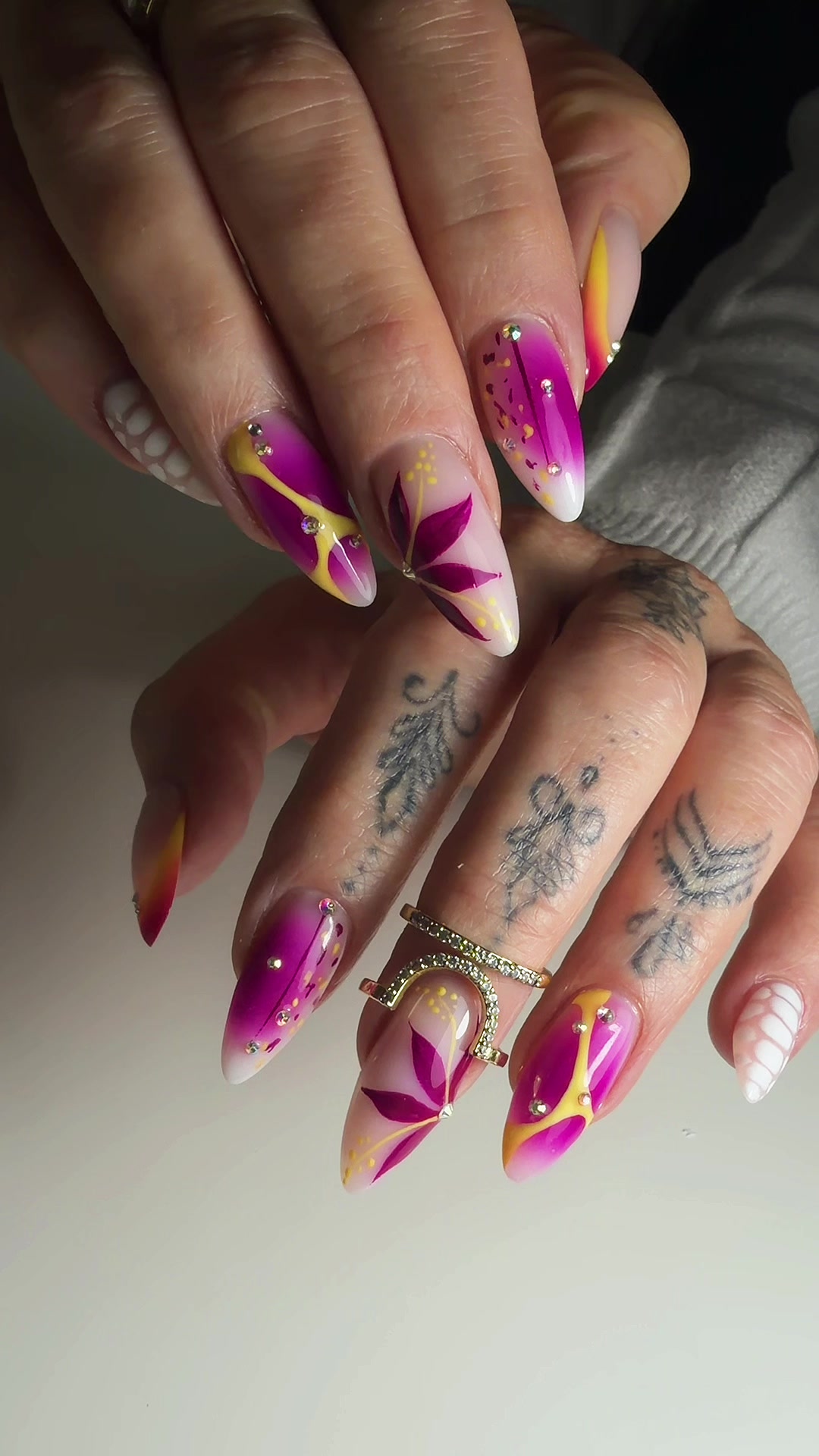 @ViolaViolett_NailArtist