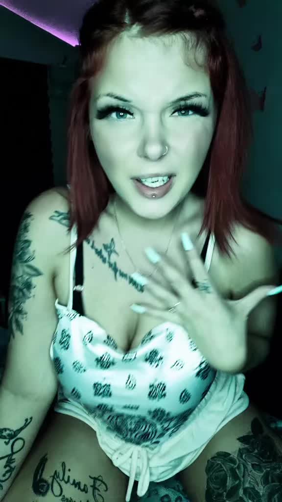 @Laraloooou 🦋🦦