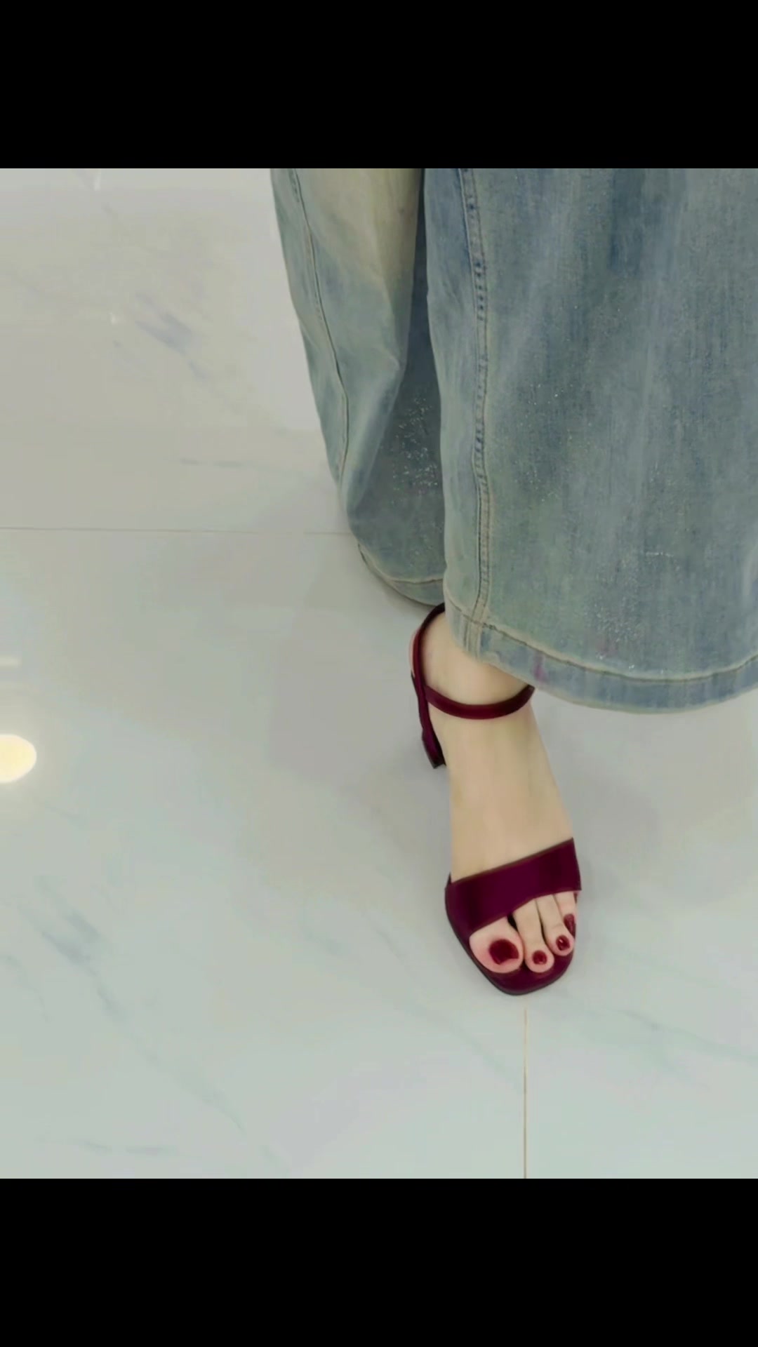@Cherry Shoe Store
