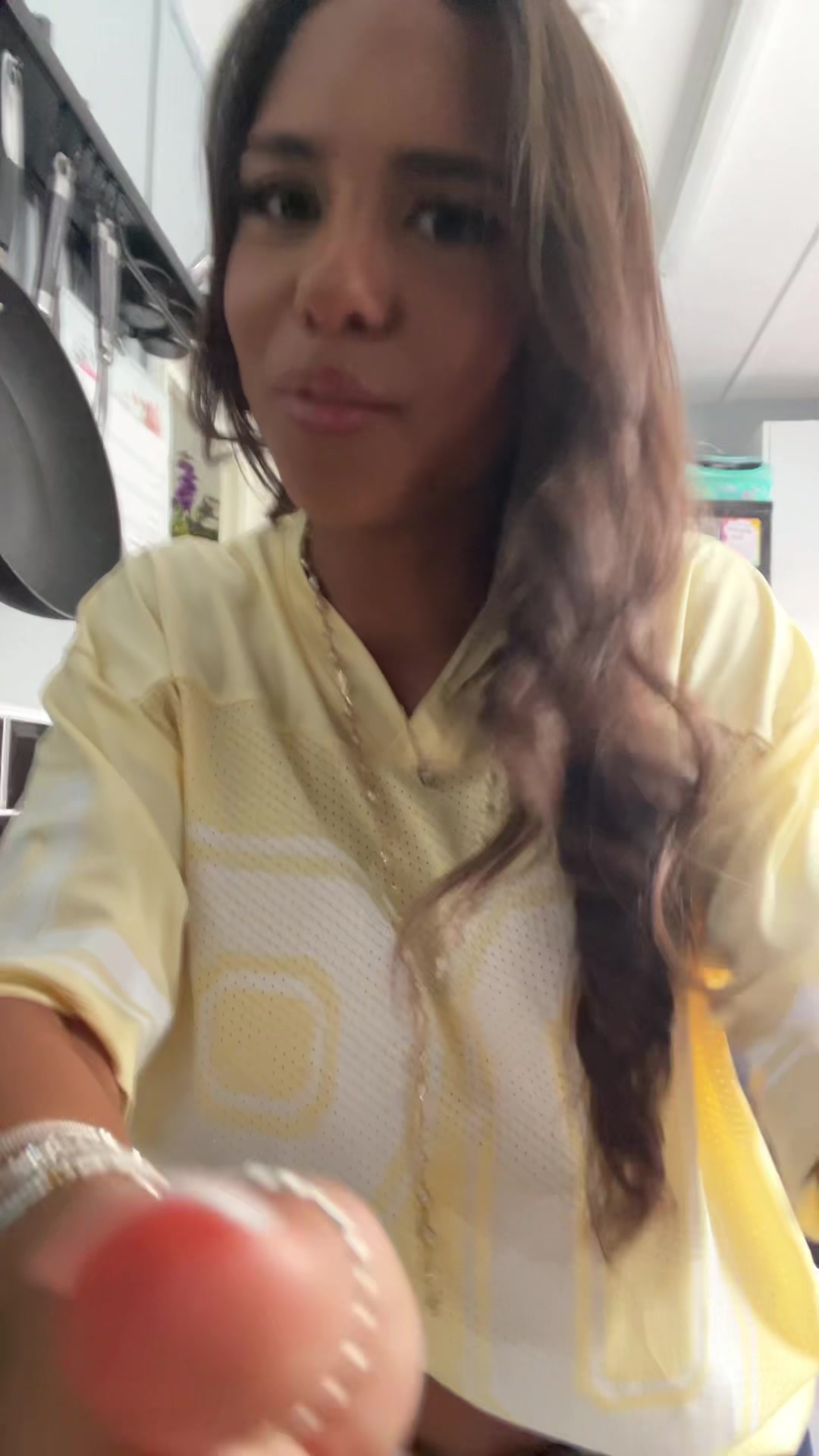 @🧘🏽&zwj;♀️