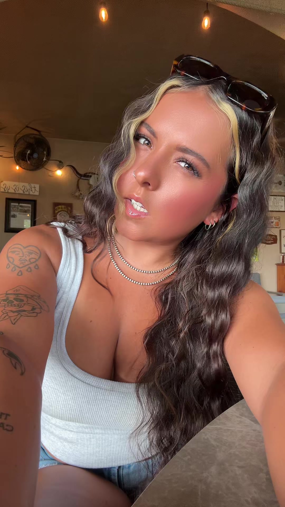 @pikivids_