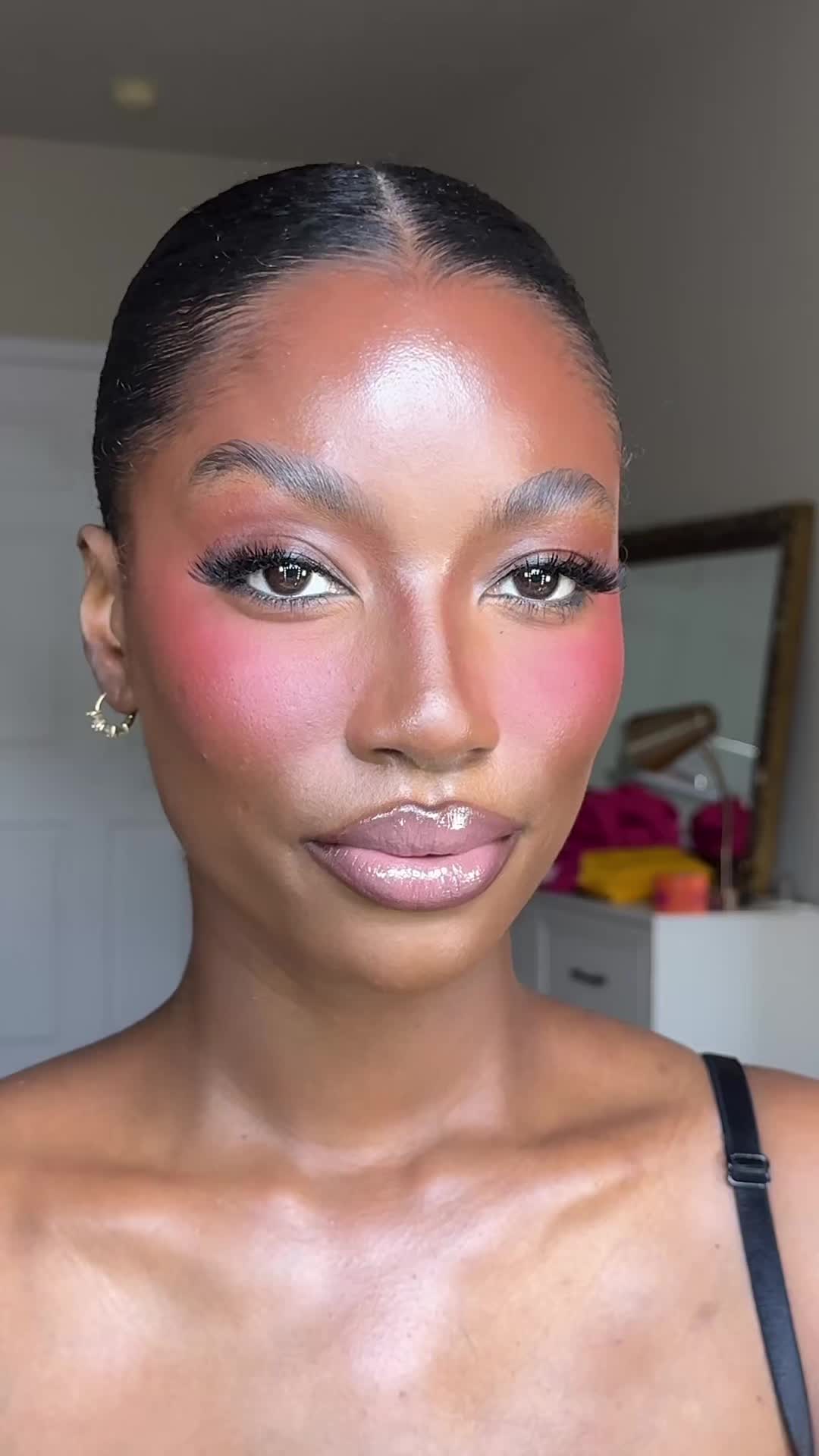 @Kayla B | Beauty Creator✨