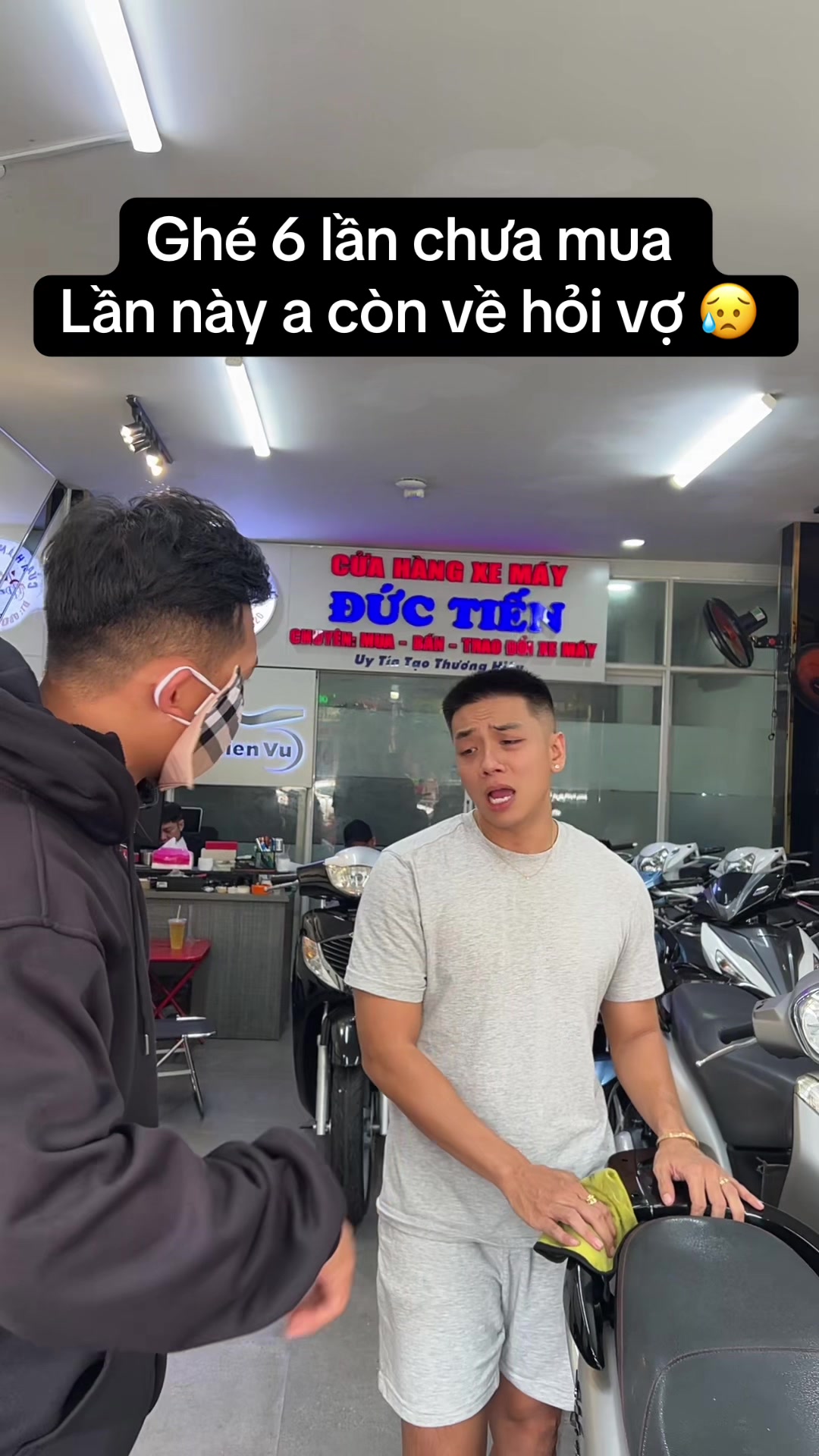 @Huy (em ruột Tiến chiều khách)