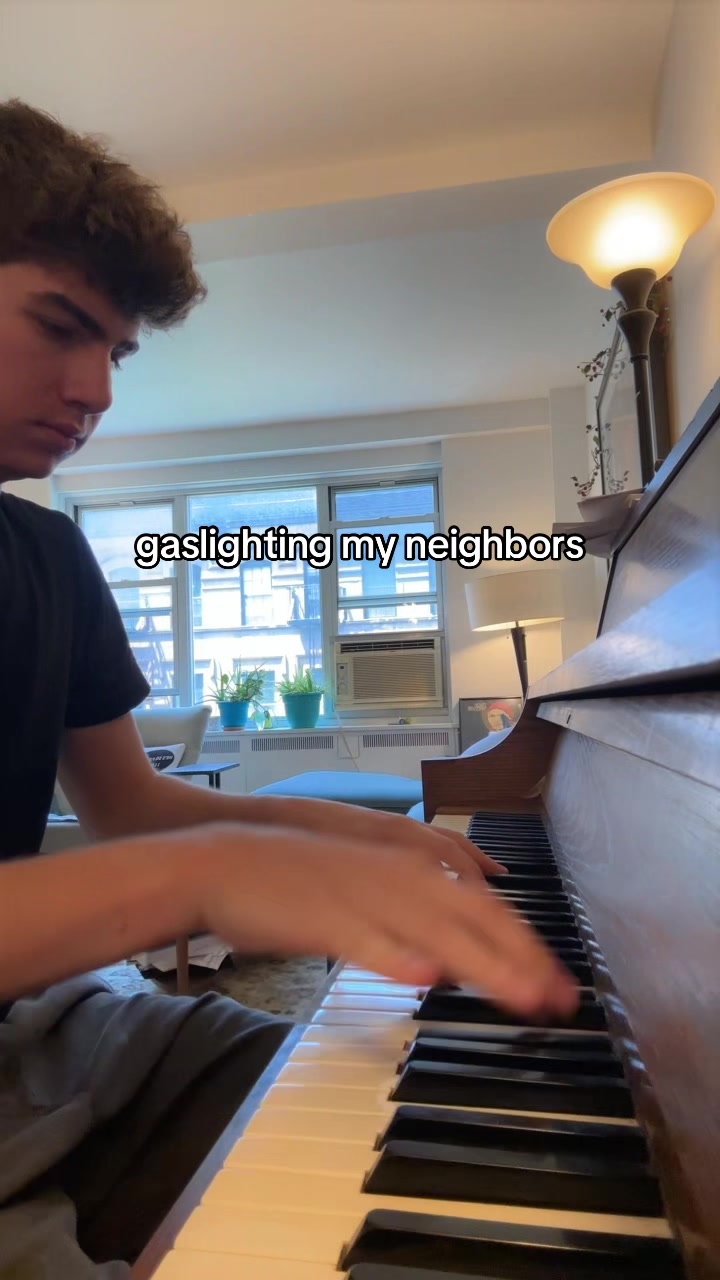 @Sebby Pakurar Piano