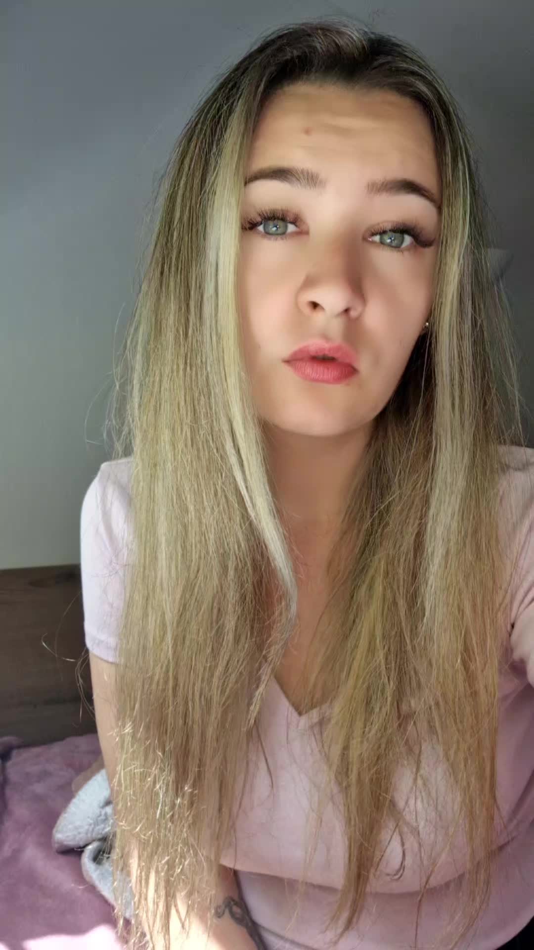 @vikt&oacute;ria kiss