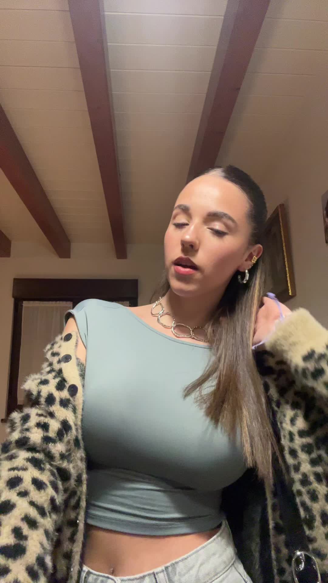 @adrianafernnaandez